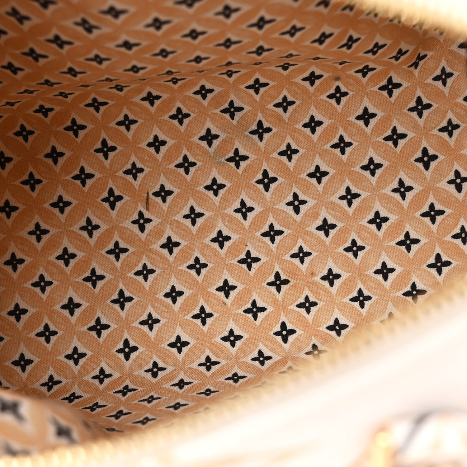 Louis Vuitton Monogram Giant By The Pool 2.0 Speedy Bandouliere 25 Beige 5 of 9