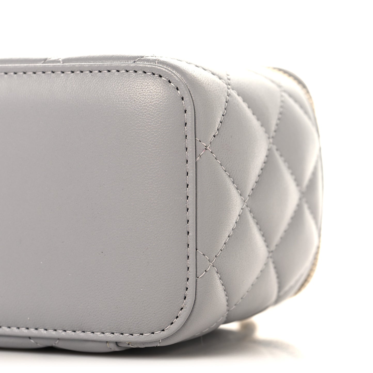 Lambskin Quilted Small Pearl Crush Vanity Case With Chain Grey