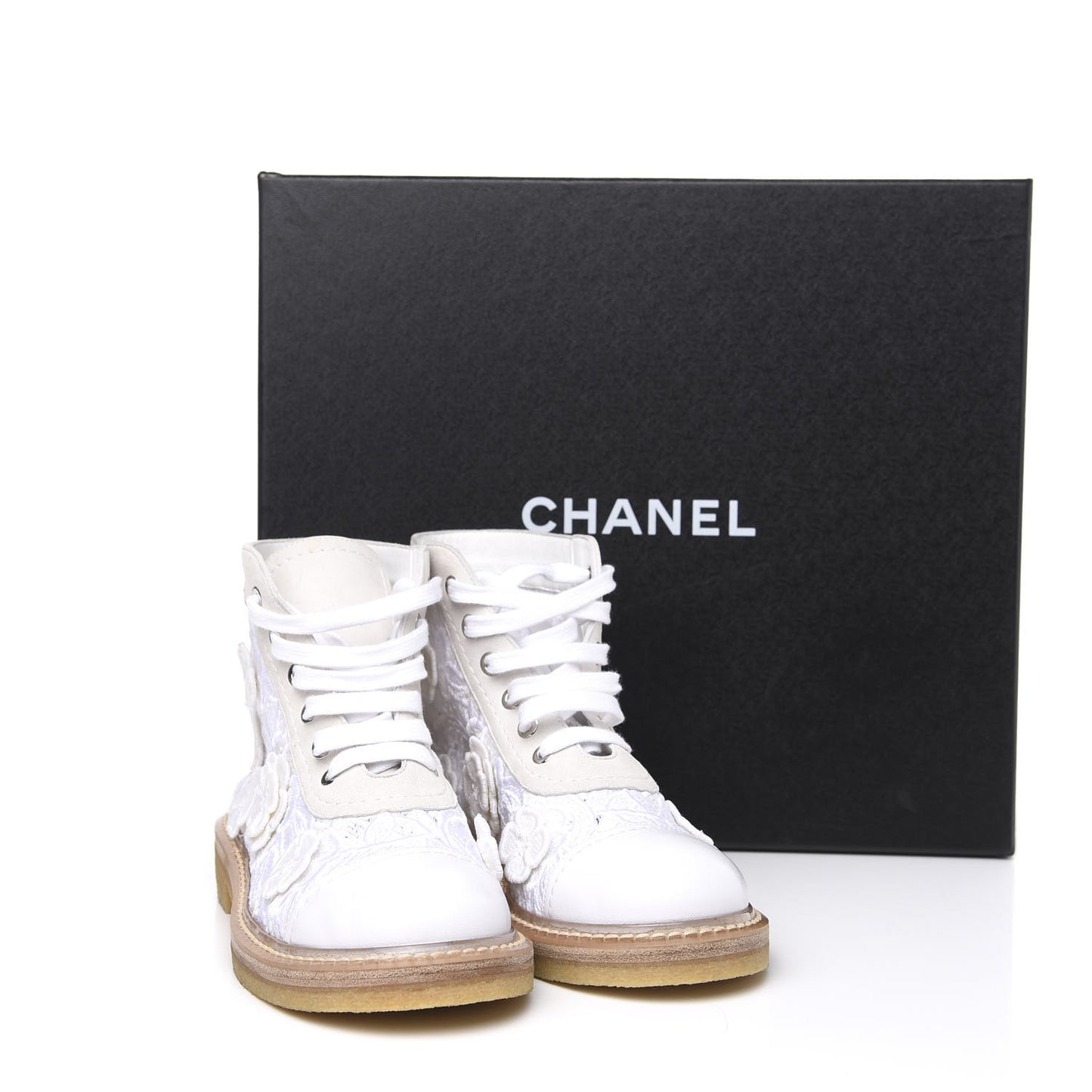 Embroidered Flower Calfskin Lace Up Boots 36 White
