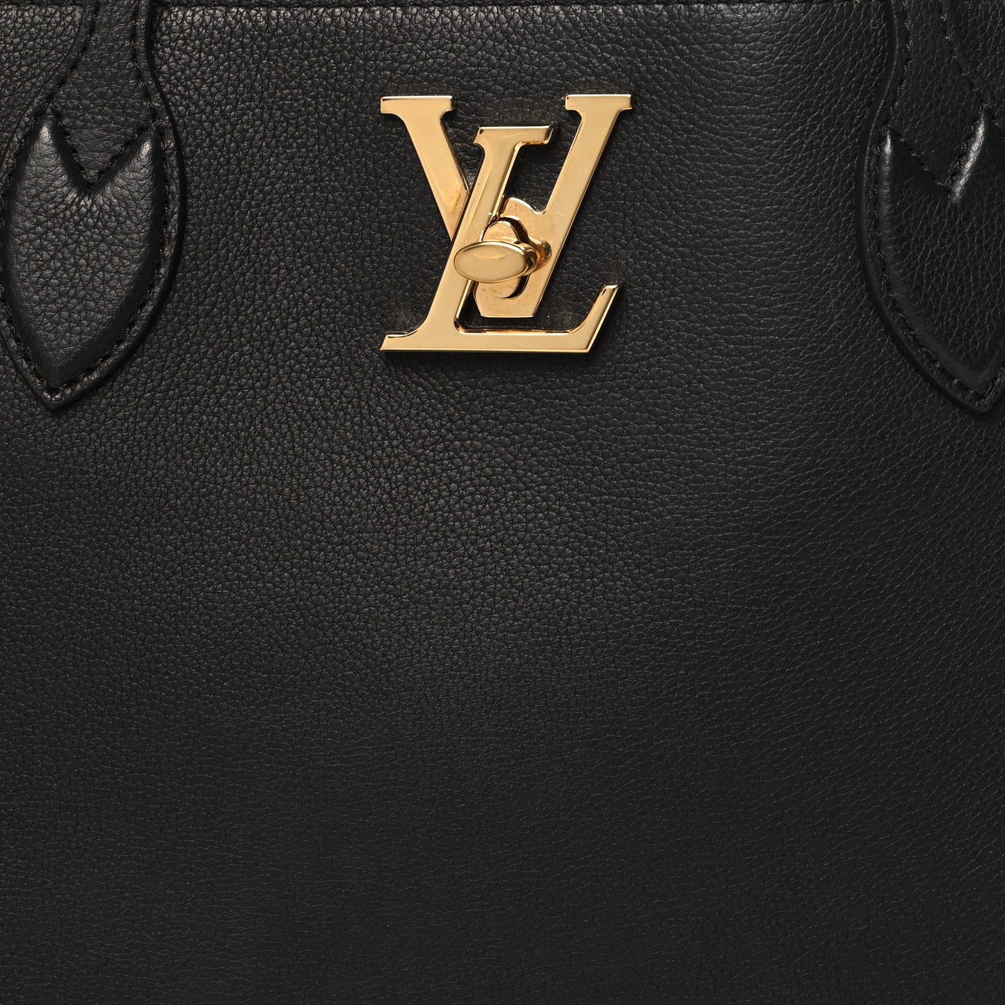 Grained Calfskin Lockme Shopper Black