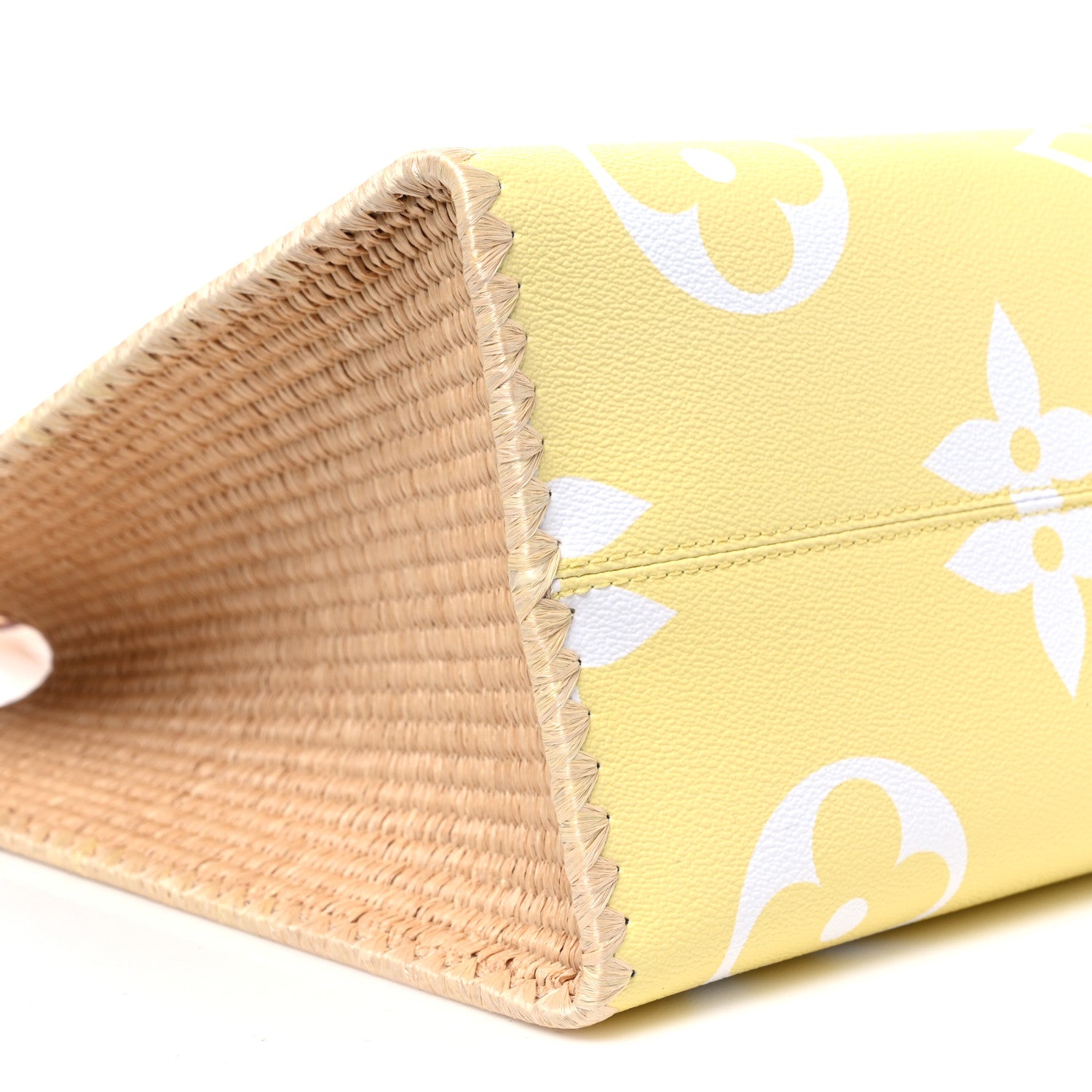Louis Vuitton Monogram Giant By The Pool Miami Onthego GM Light Pink 7 of 8