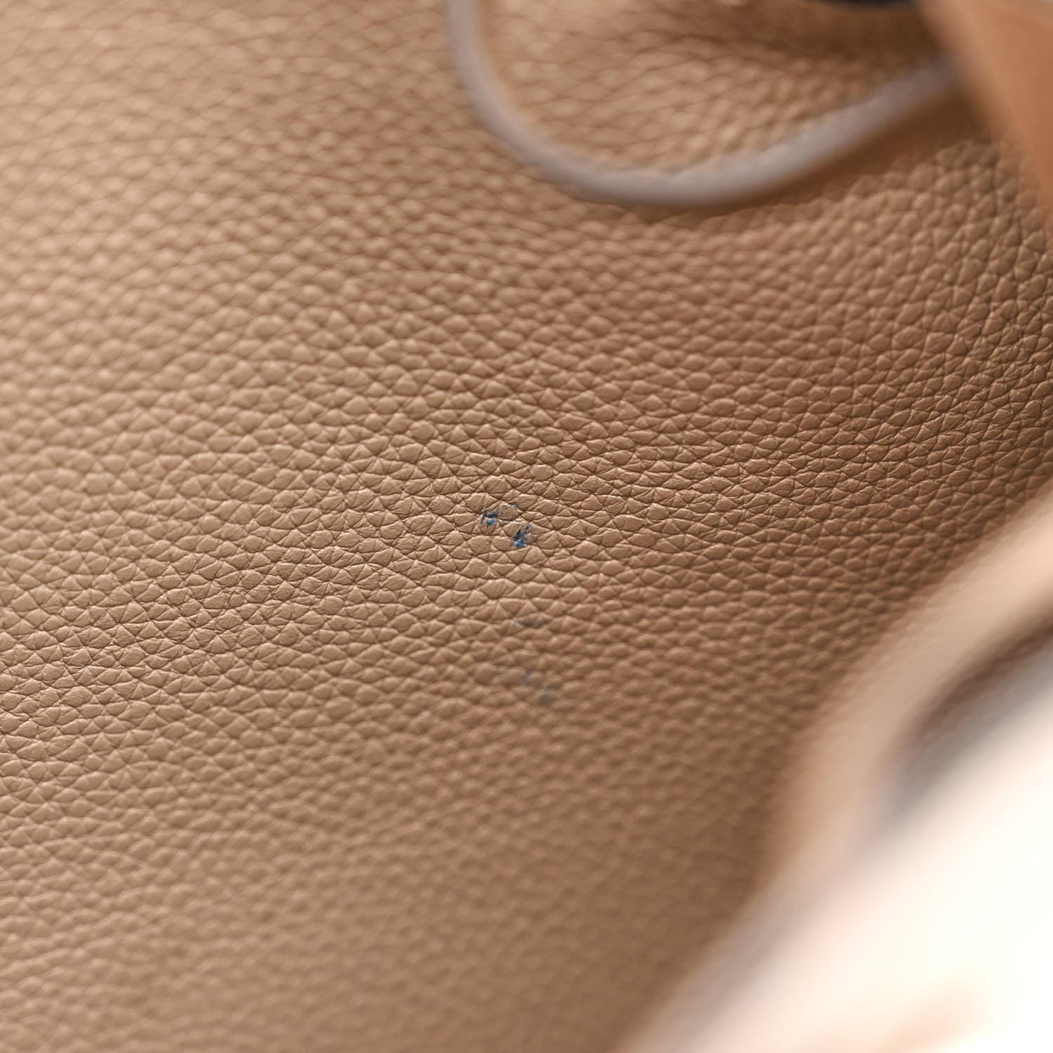 Louis Vuitton Mahina Muria Galet 9 of 14