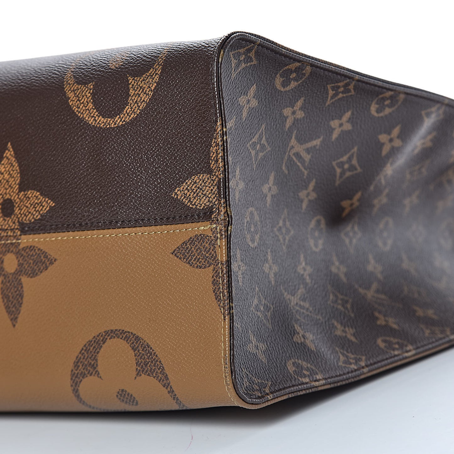 Reverse Monogram Giant Onthego GM