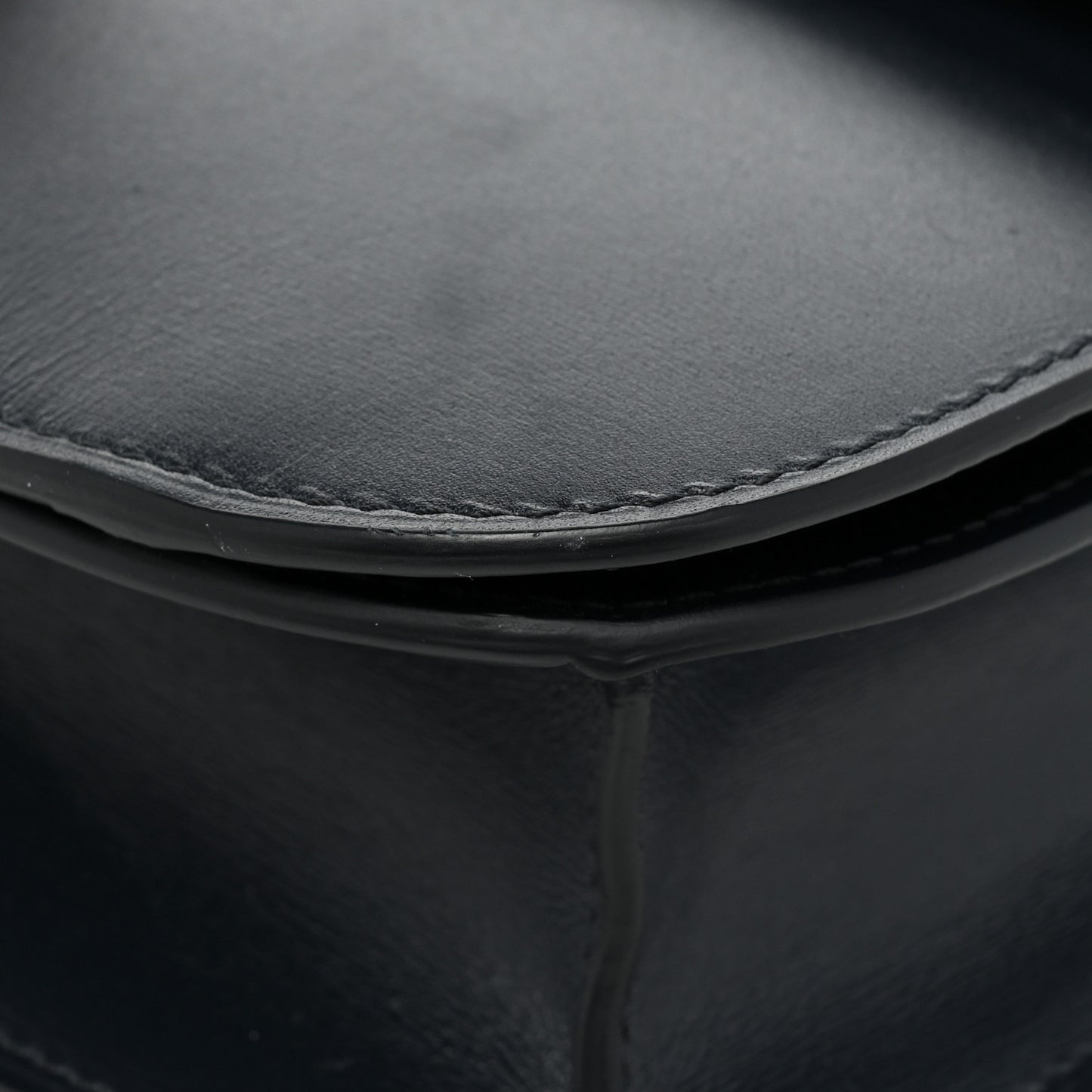 Box Calfskin Medium Classic Box Flap Bag Navy