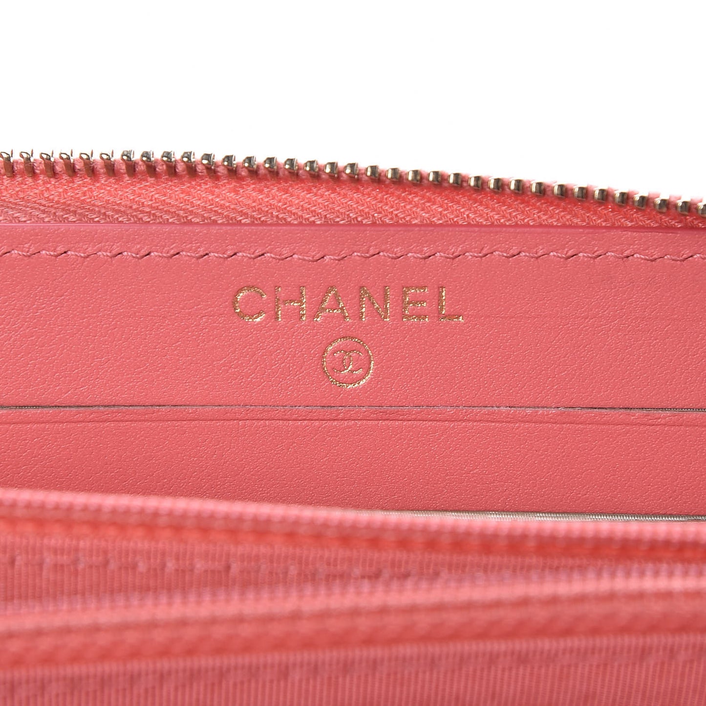 Iridescent Caviar Quilted Medium Zip Around Wallet Pink