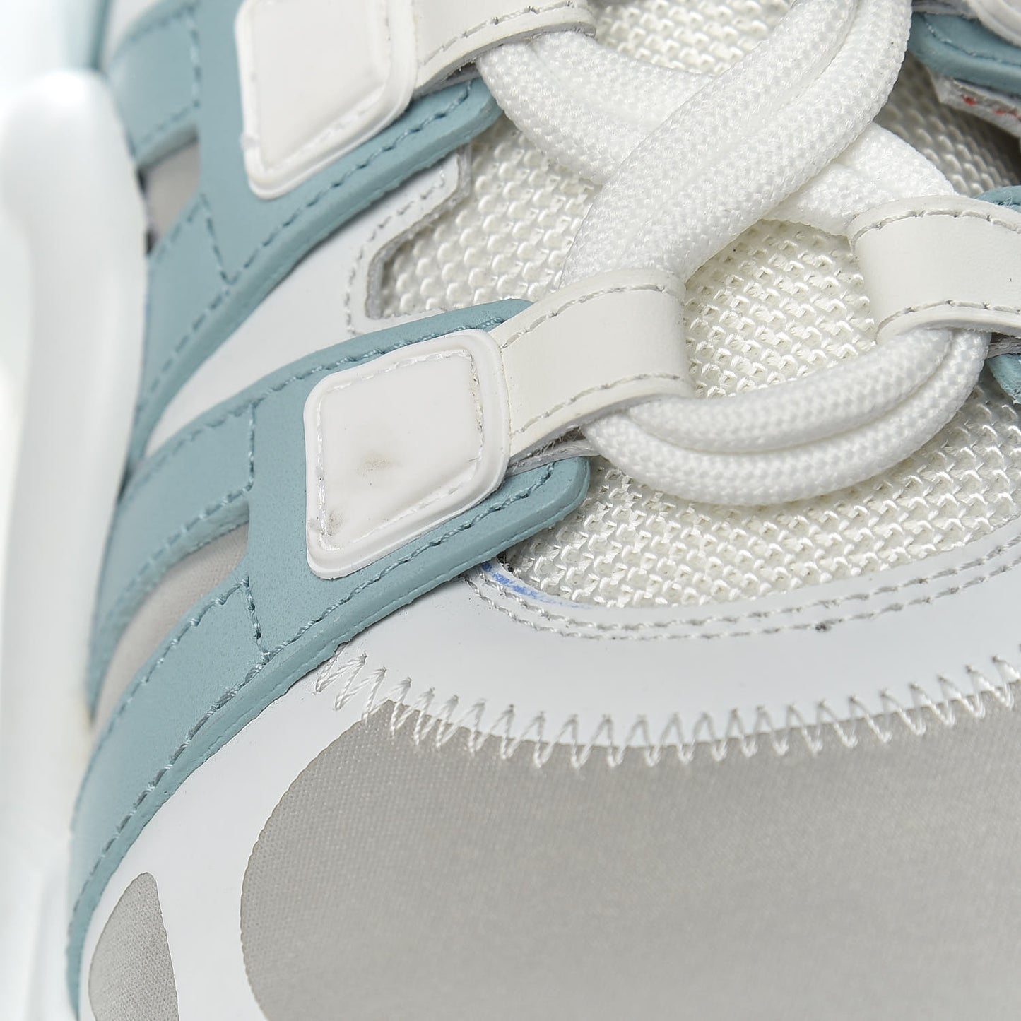 Calfskin Technical Nylon LV Archlight Sneakers 41 White Blue Gris