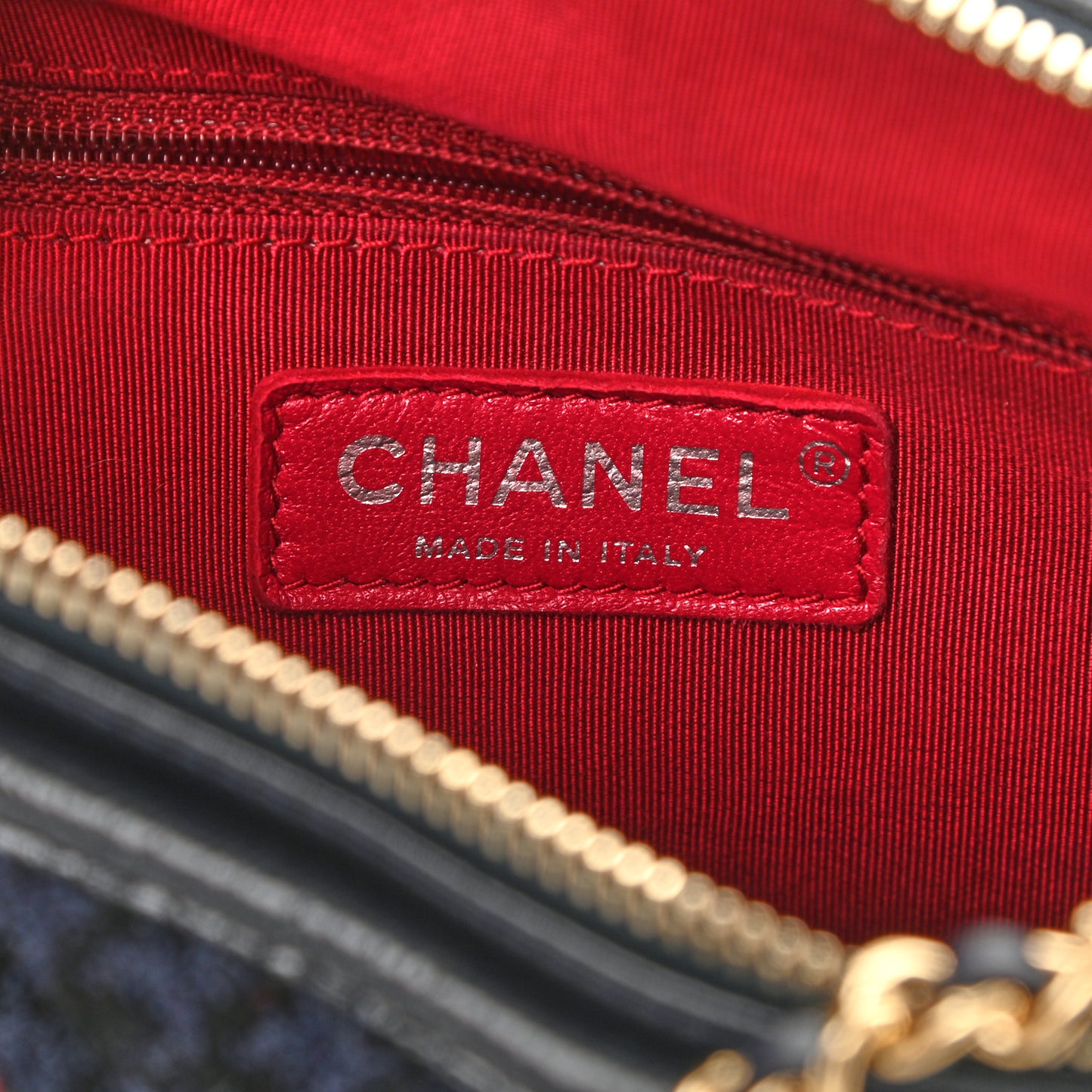 Tweed Calfskin Quilted Medium Gabrielle Hobo Black Blue