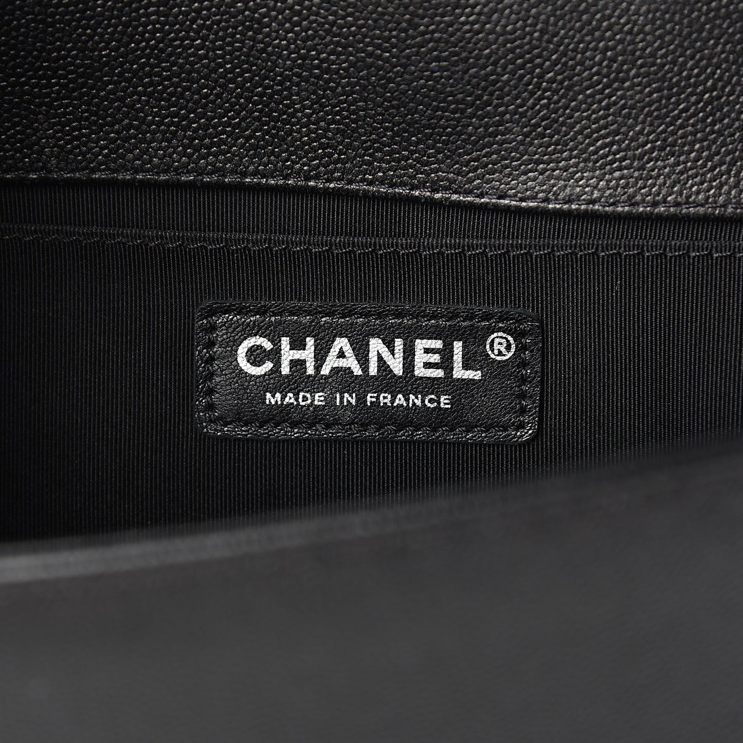 Caviar Quilted Medium Boy Flap So Black