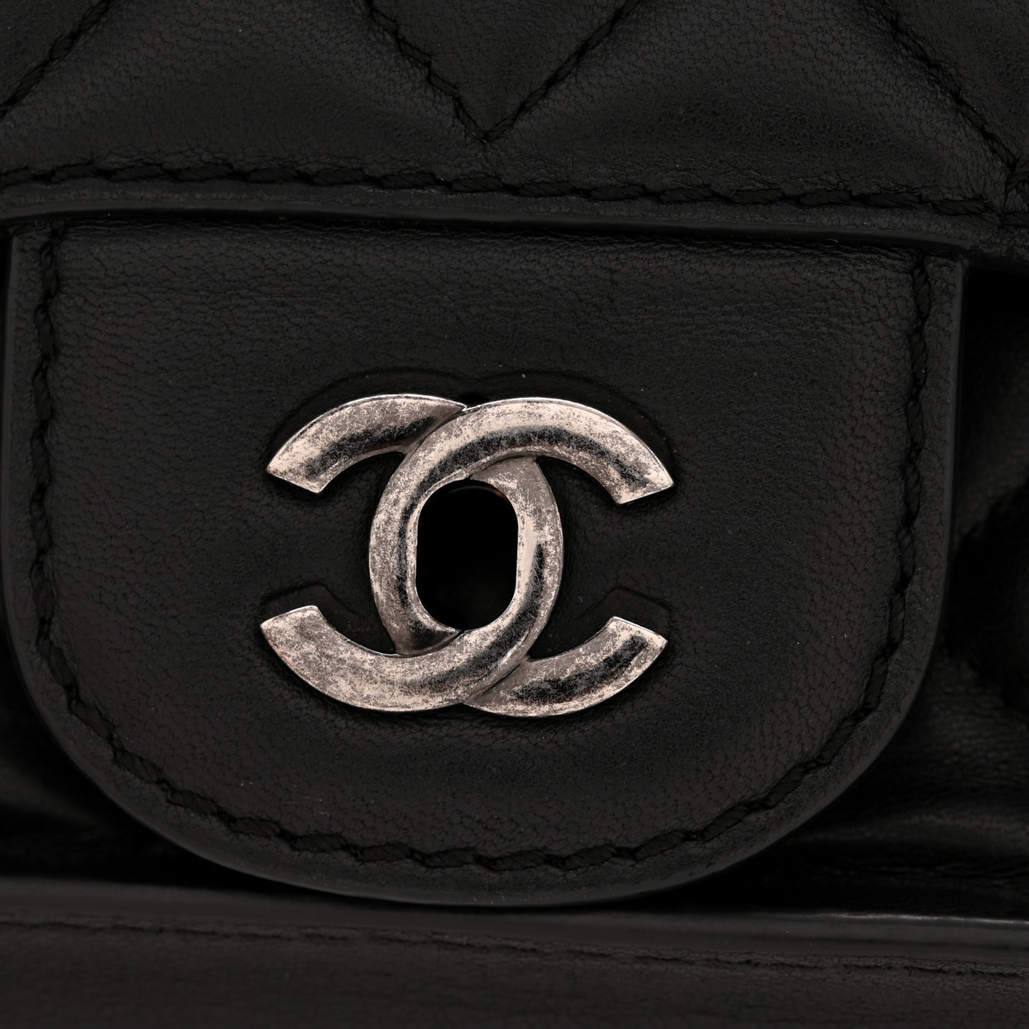 Lambskin Quilted Large Natural CC Flap Black