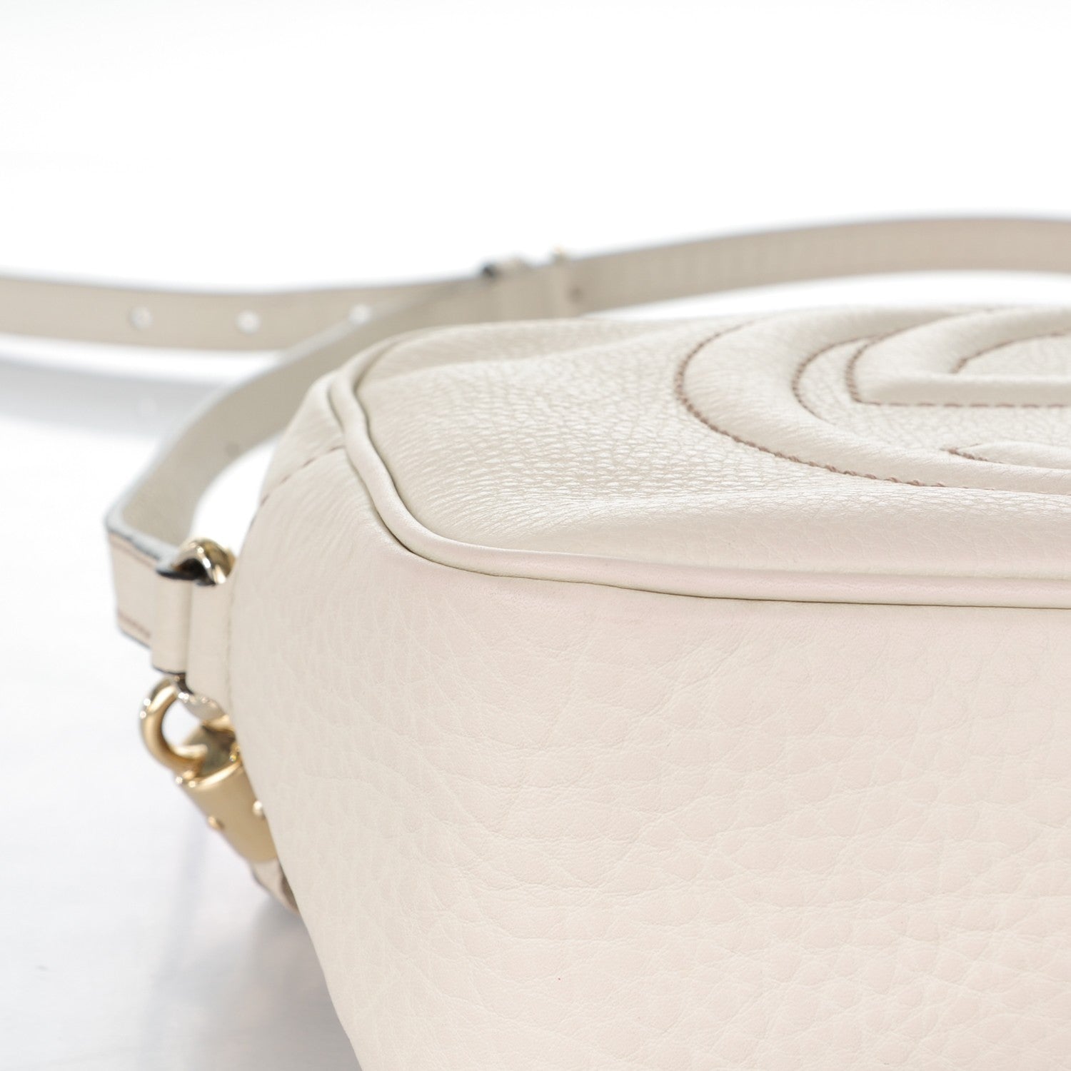 Gucci Pebbled Calfskin Small Soho Disco Bag Off White 8 of 11