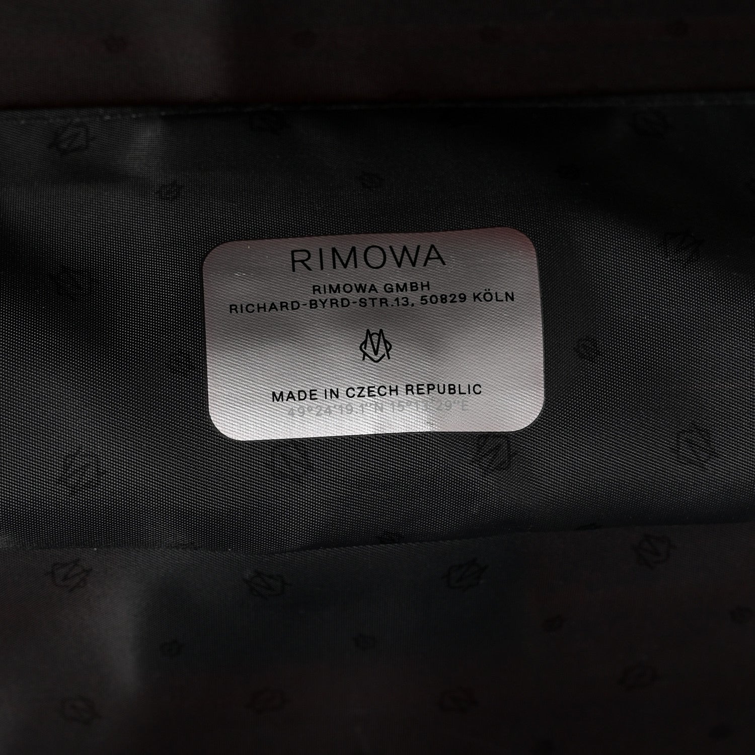 Rimowa Gloss Polycarbonate Essential Trunk Plus Petal Pink 5 of 12