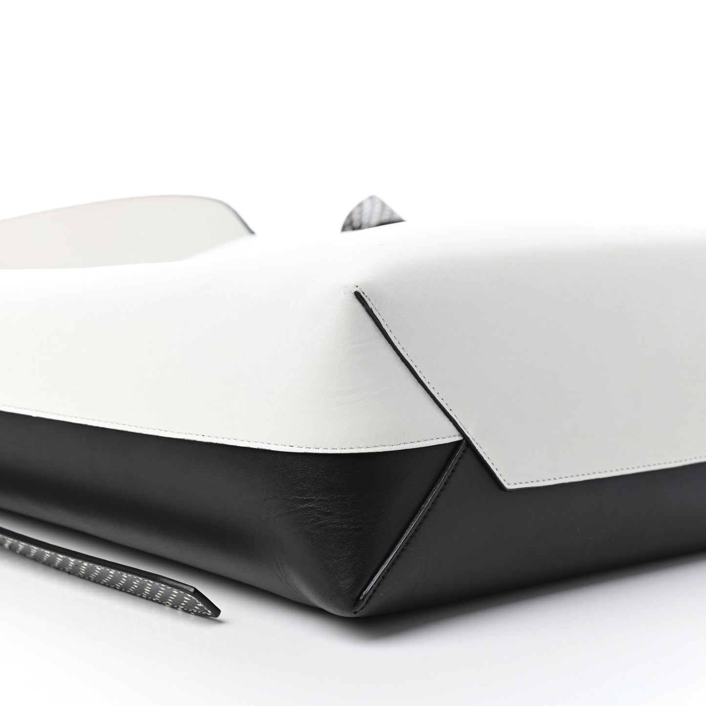 Shiny Smooth Calfskin Small Twisted Cabas White Black