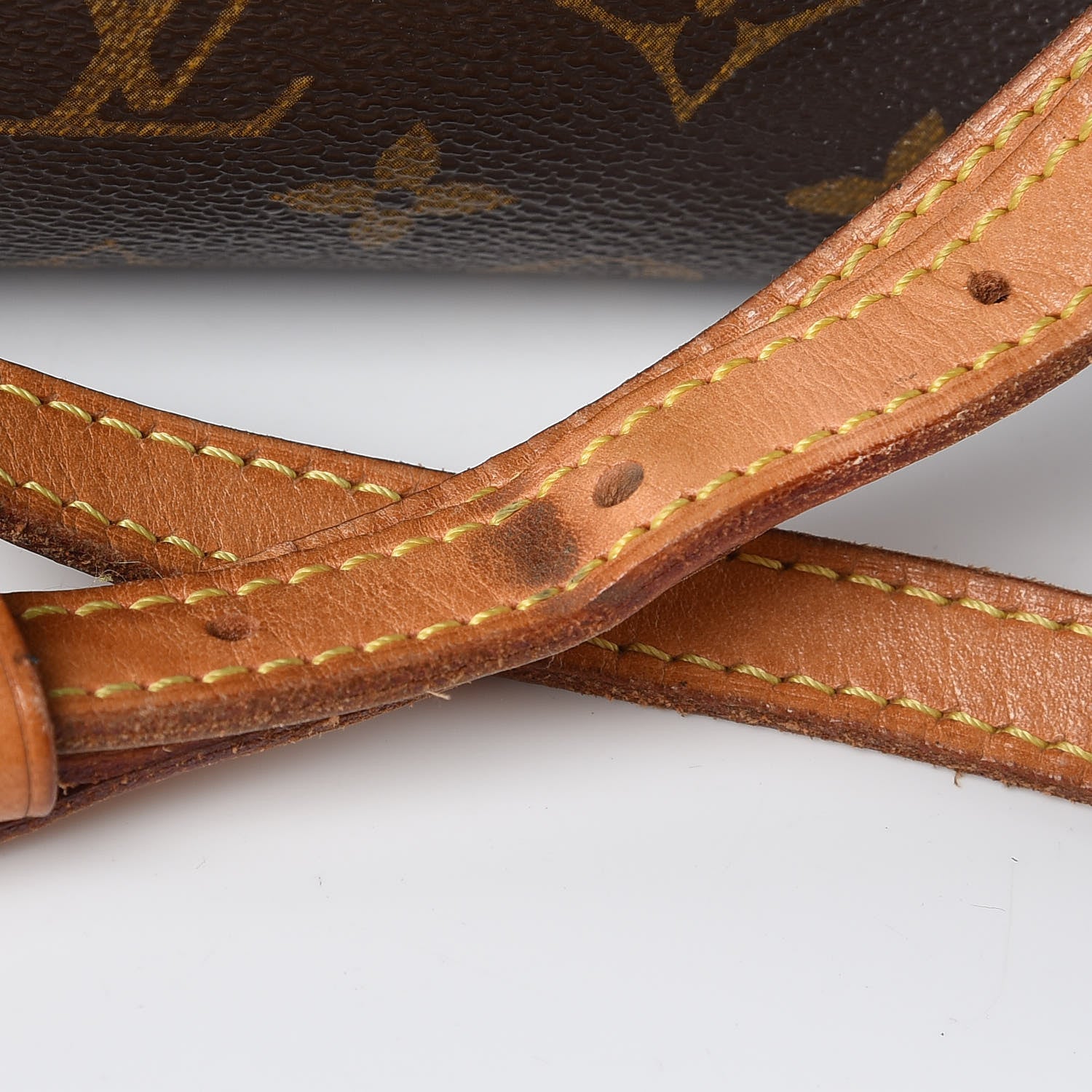 Louis Vuitton Monogram Blois 22 of 26