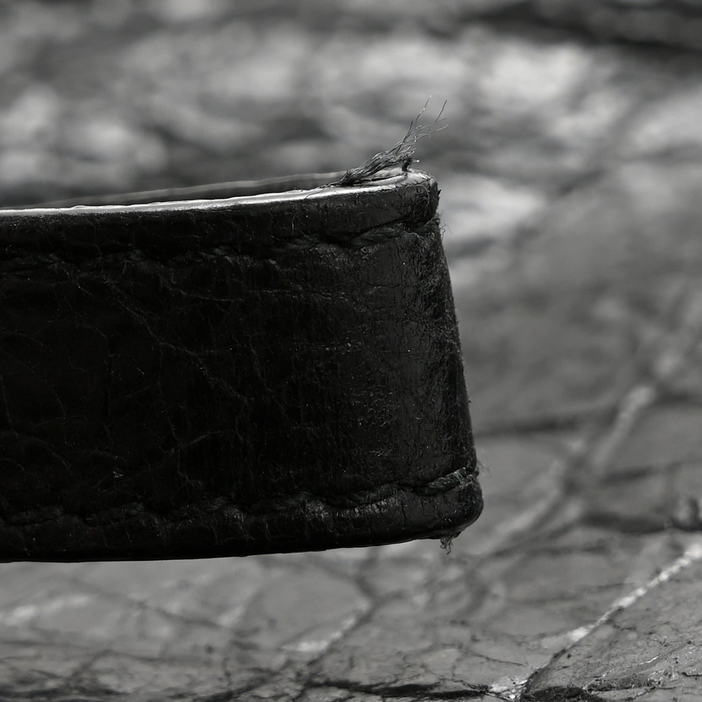 Agneau Arena Classic Hardware Grip Wallet Black