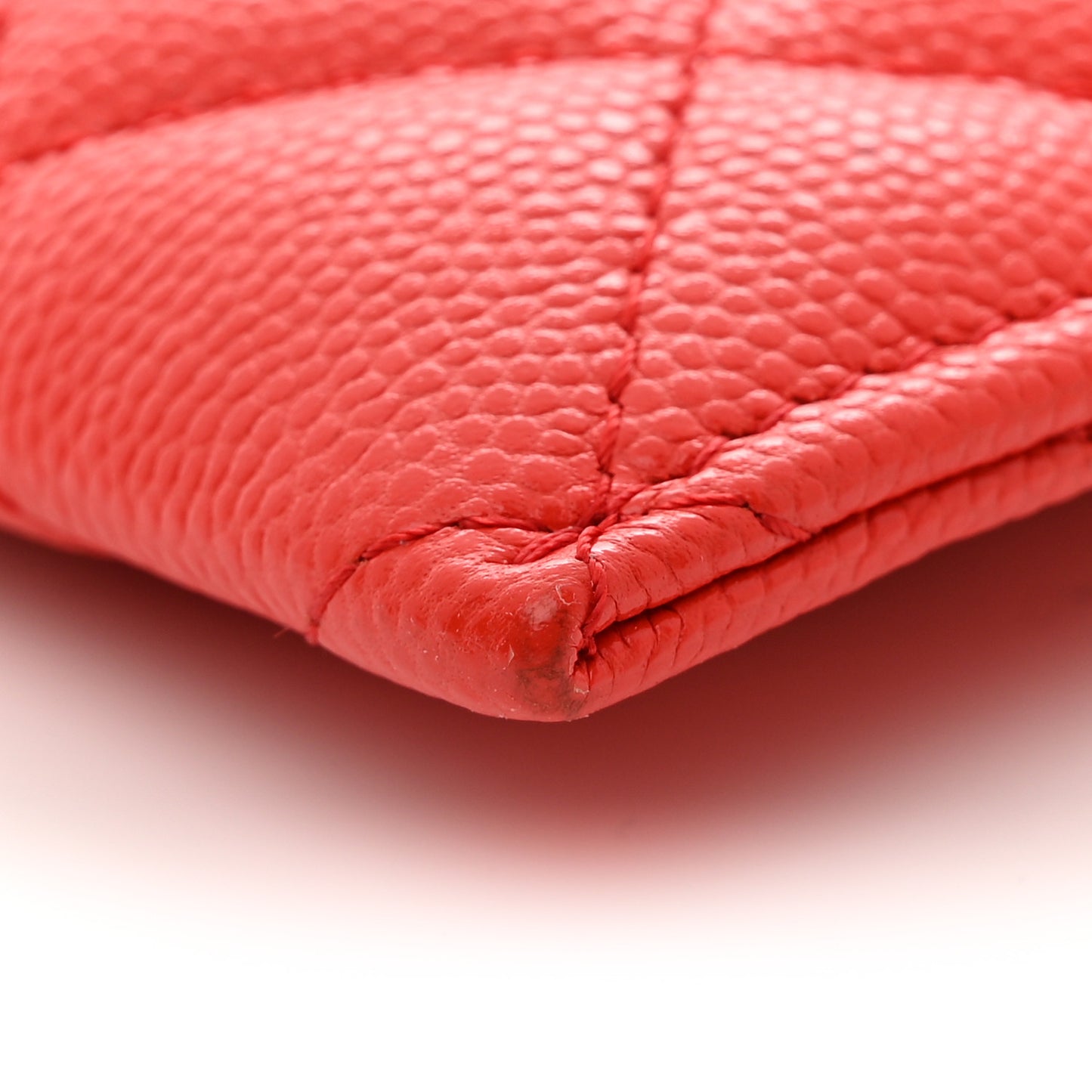 Caviar Quilted Classic Zip Pouch Red