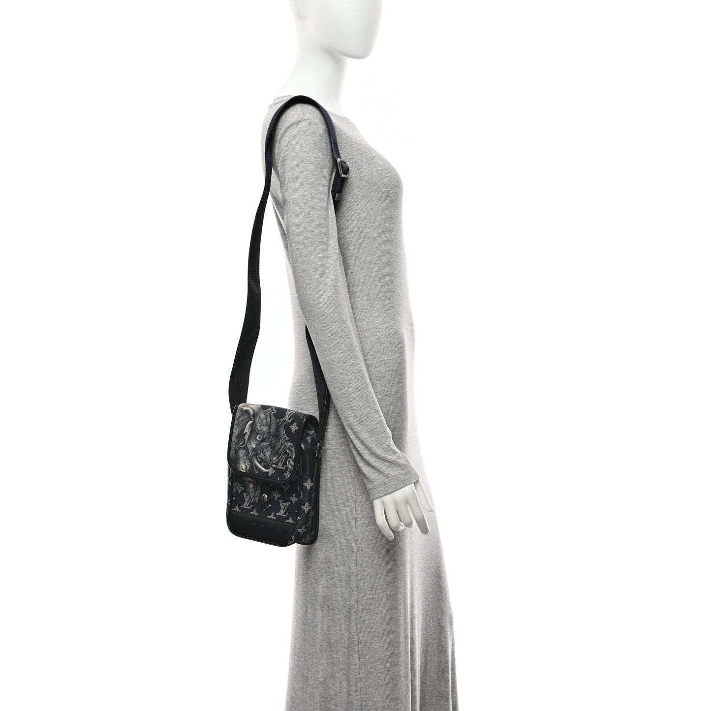 Savane Monogram Elephant Chapman Messenger BB Encre