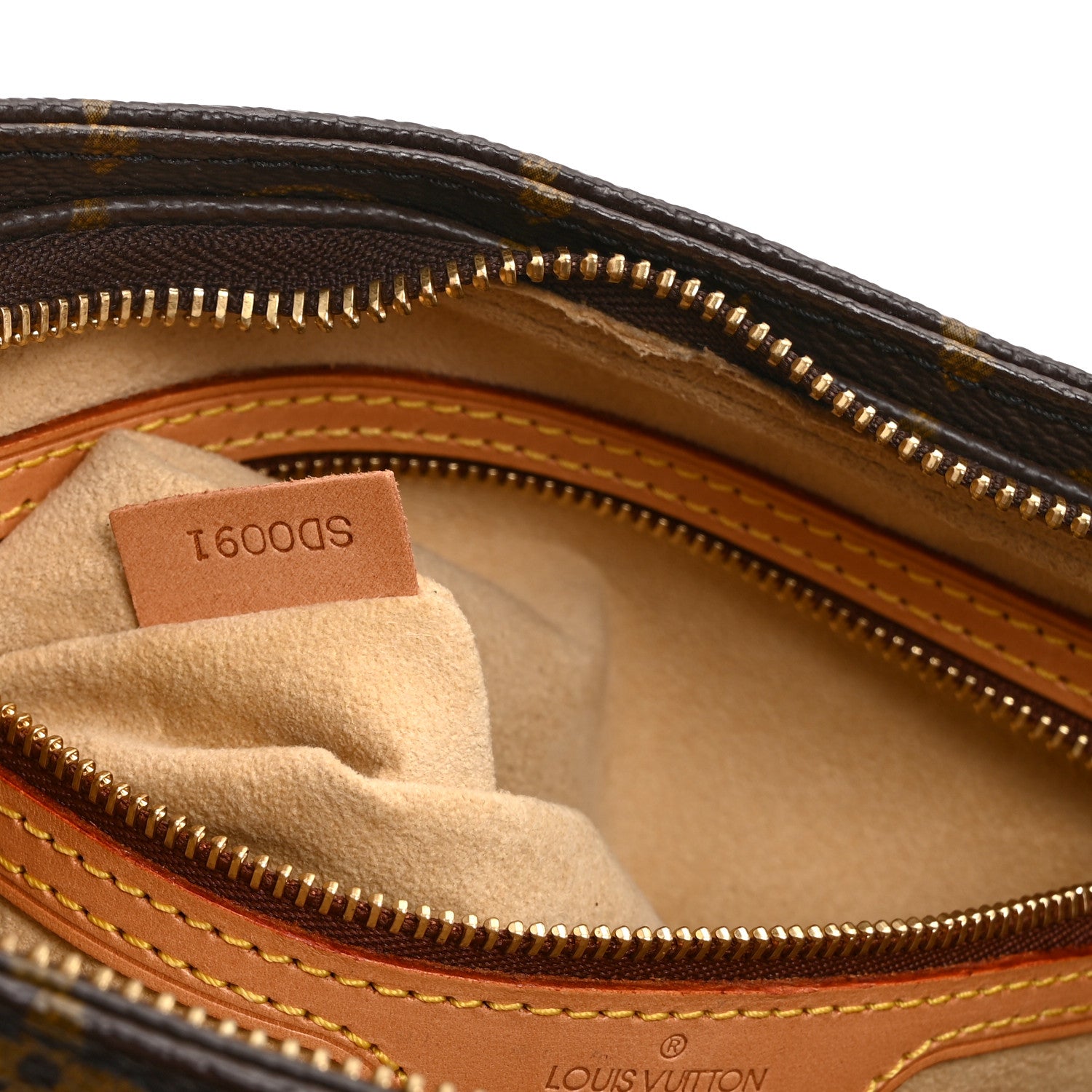 Louis Vuitton Monogram Looping MM 7 of 11