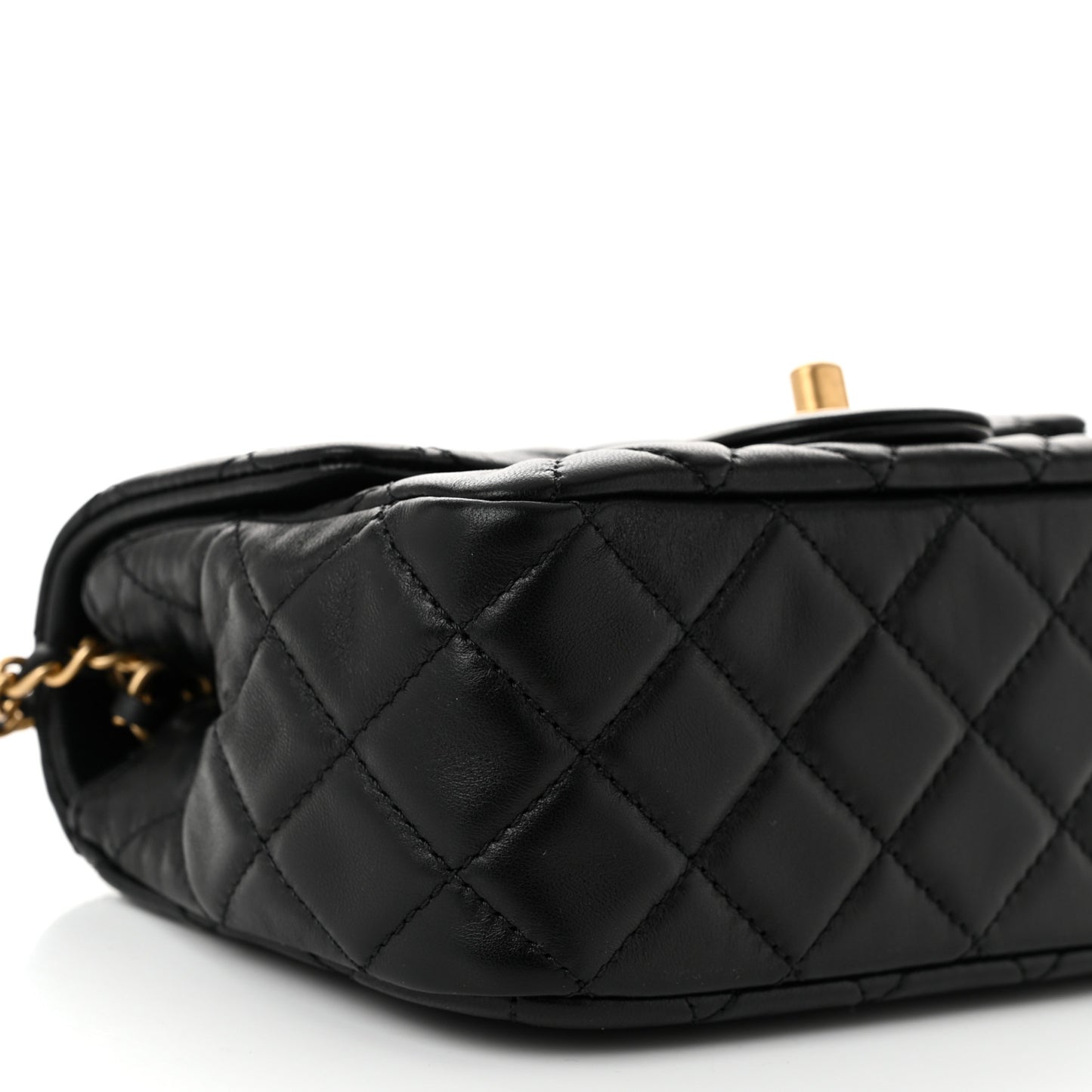 Lambskin Quilted Mini Pearl Crush Flap Black