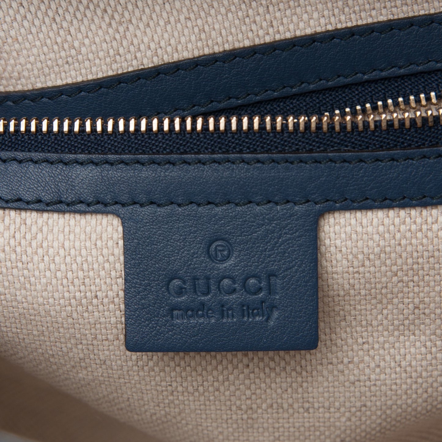 Vernice Naplack Small Soho Shoulder Bag Uniform Blue