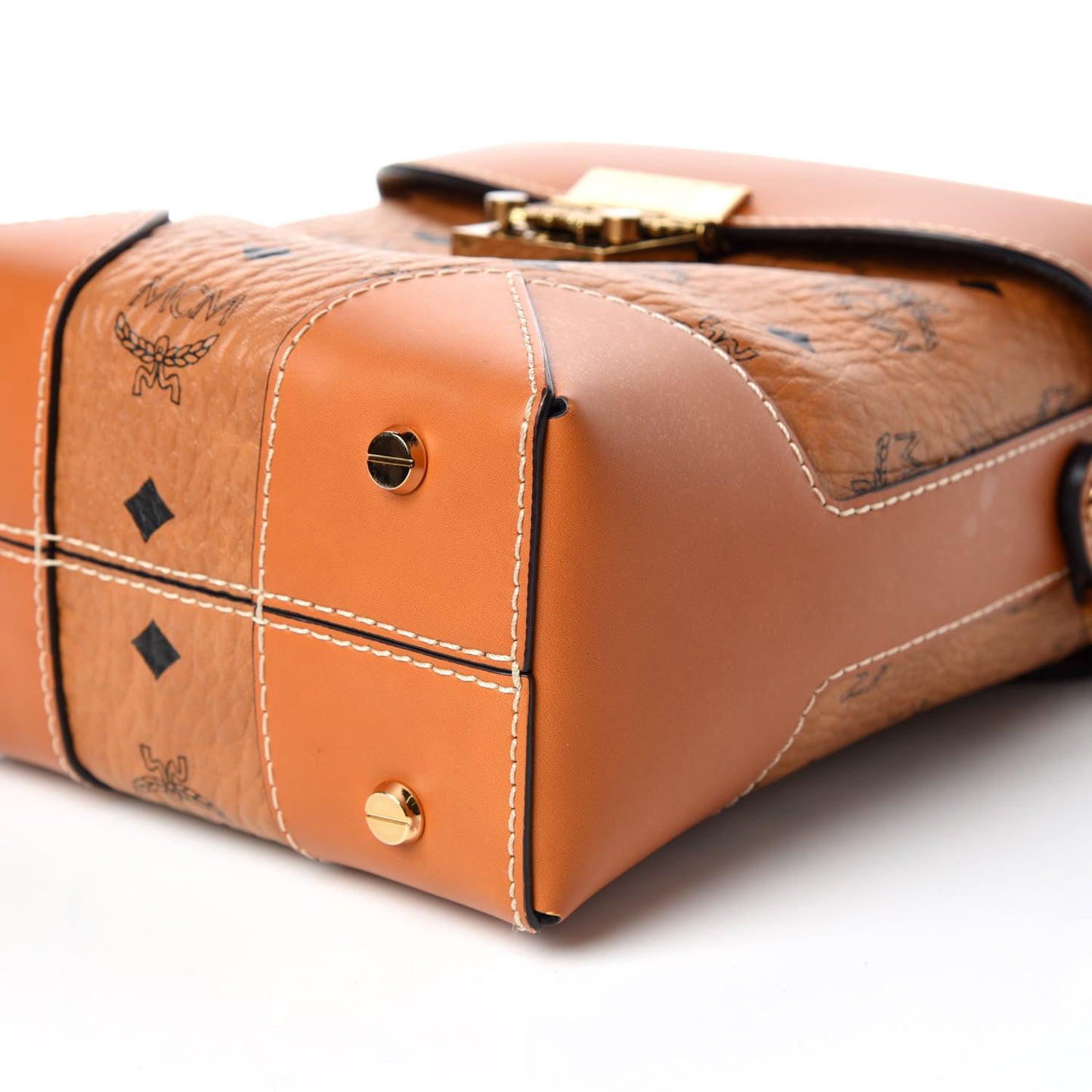 Visetos Small Soft Berlin Crossbody Cognac