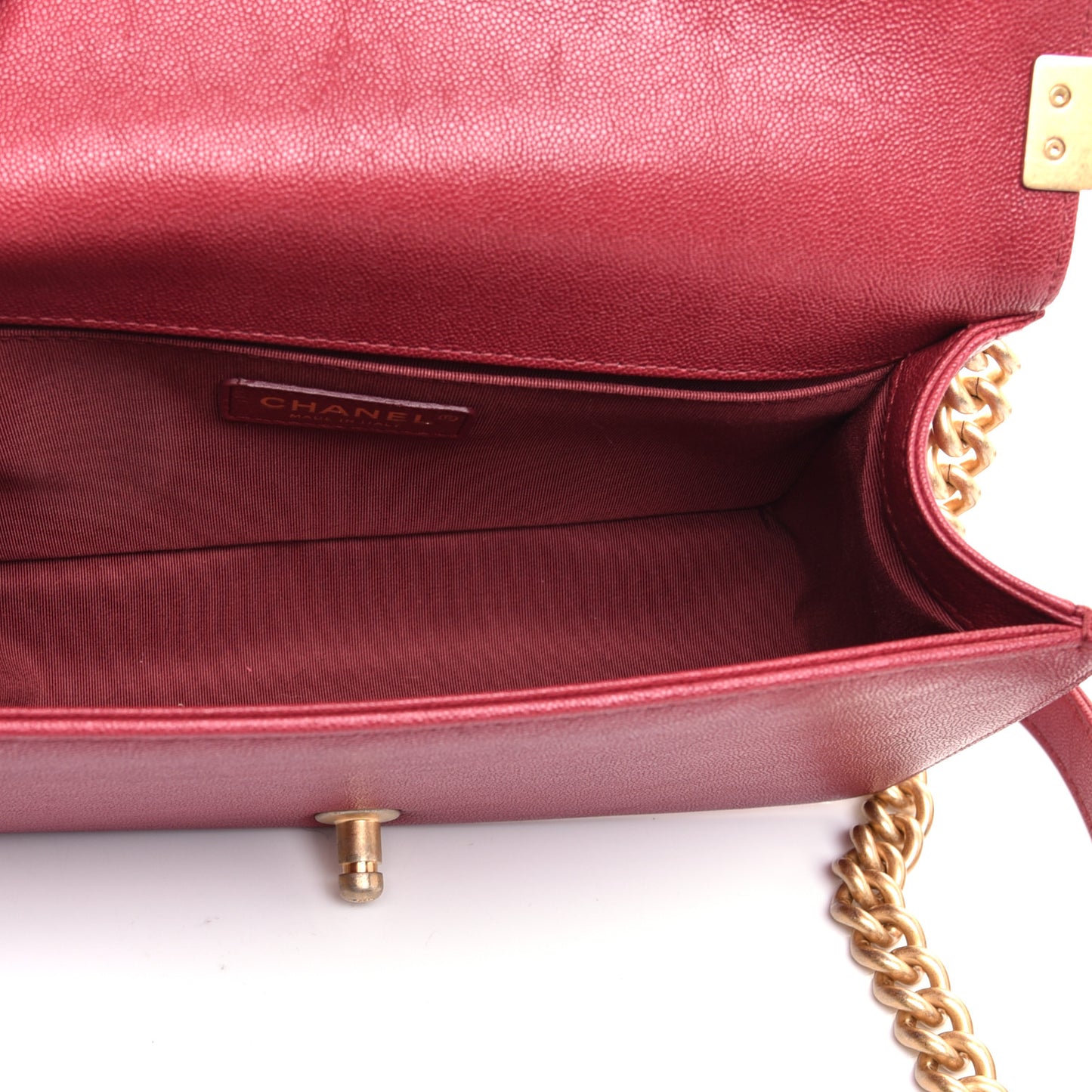 Caviar Quilted Medium Boy Flap Red
