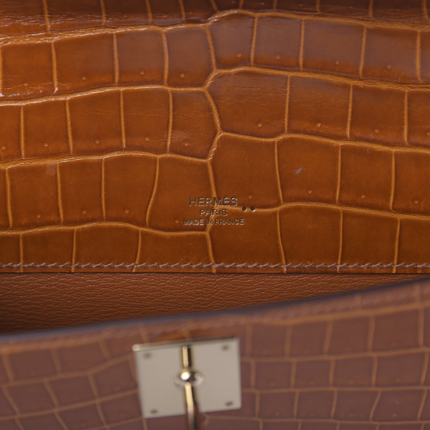 Shiny Niloticus Crocodile Kelly Cut Pochette Pain D'Epice
