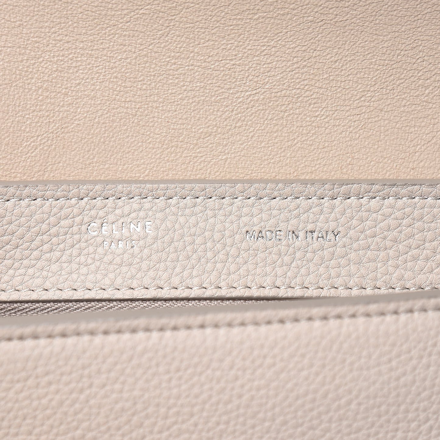 Spazzolato Calfskin Nubuck Small Trapeze Quartz