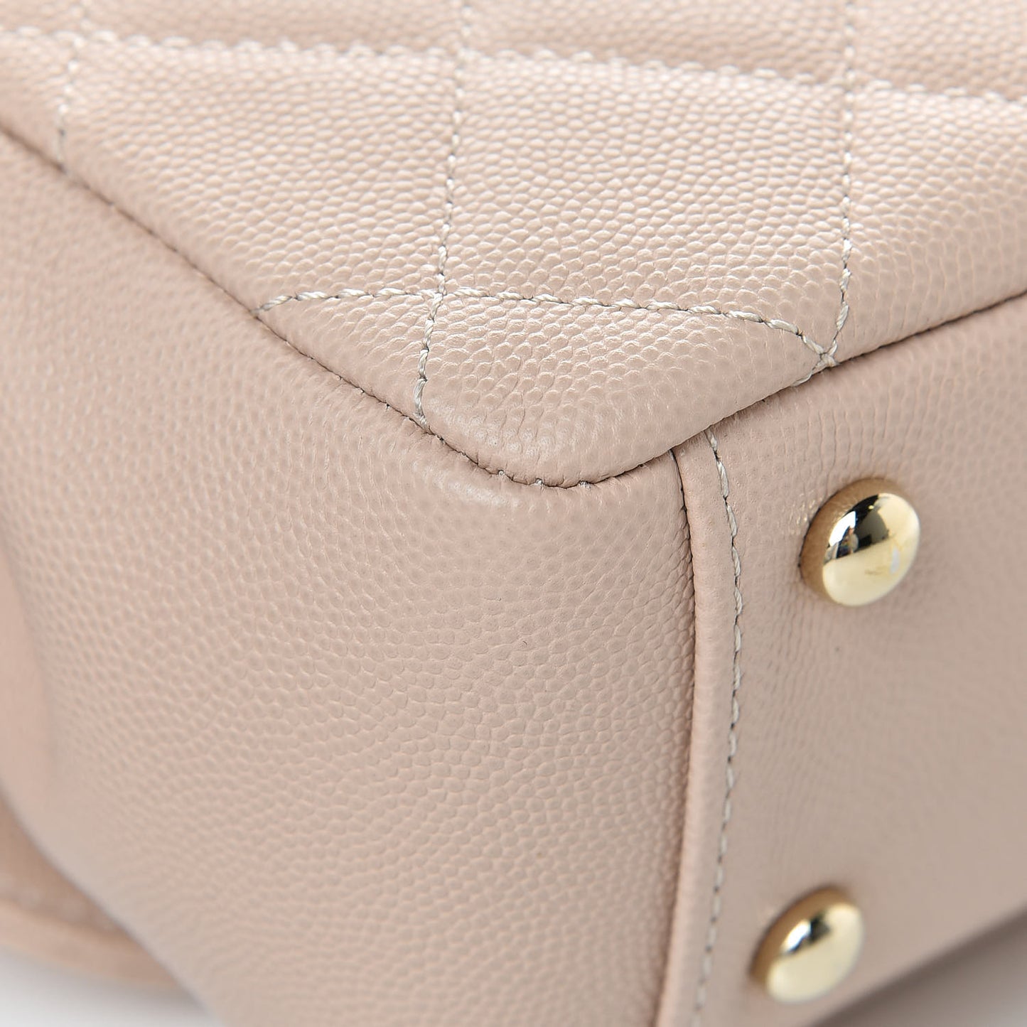 Caviar Quilted Medium Business Affinity Flap Light Beige