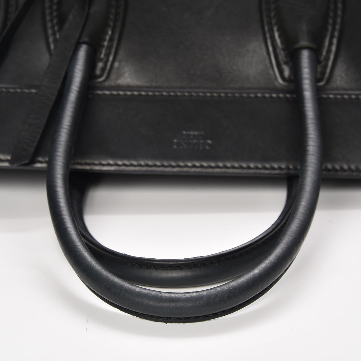 Smooth Calfskin Medium Phantom Luggage Black