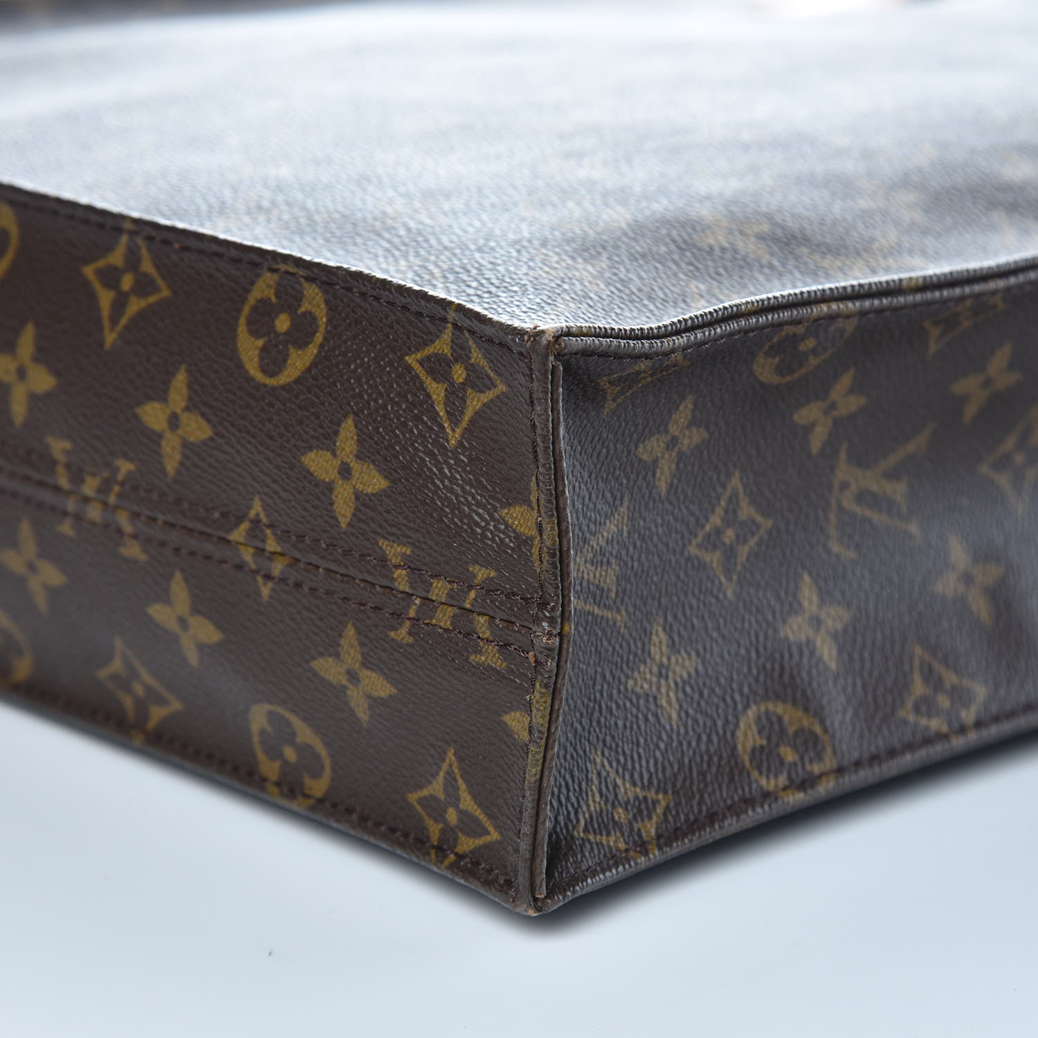 Louis Vuitton Monogram Sac Plat 8 of 13