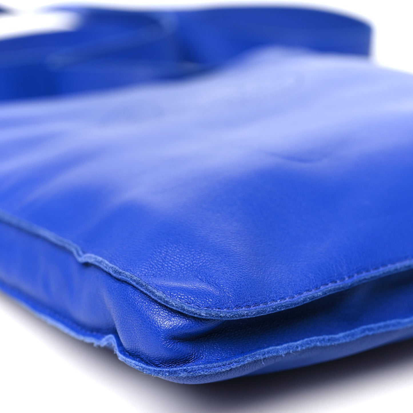 Lambskin Clou De Selle Pouch Bleu Electrique