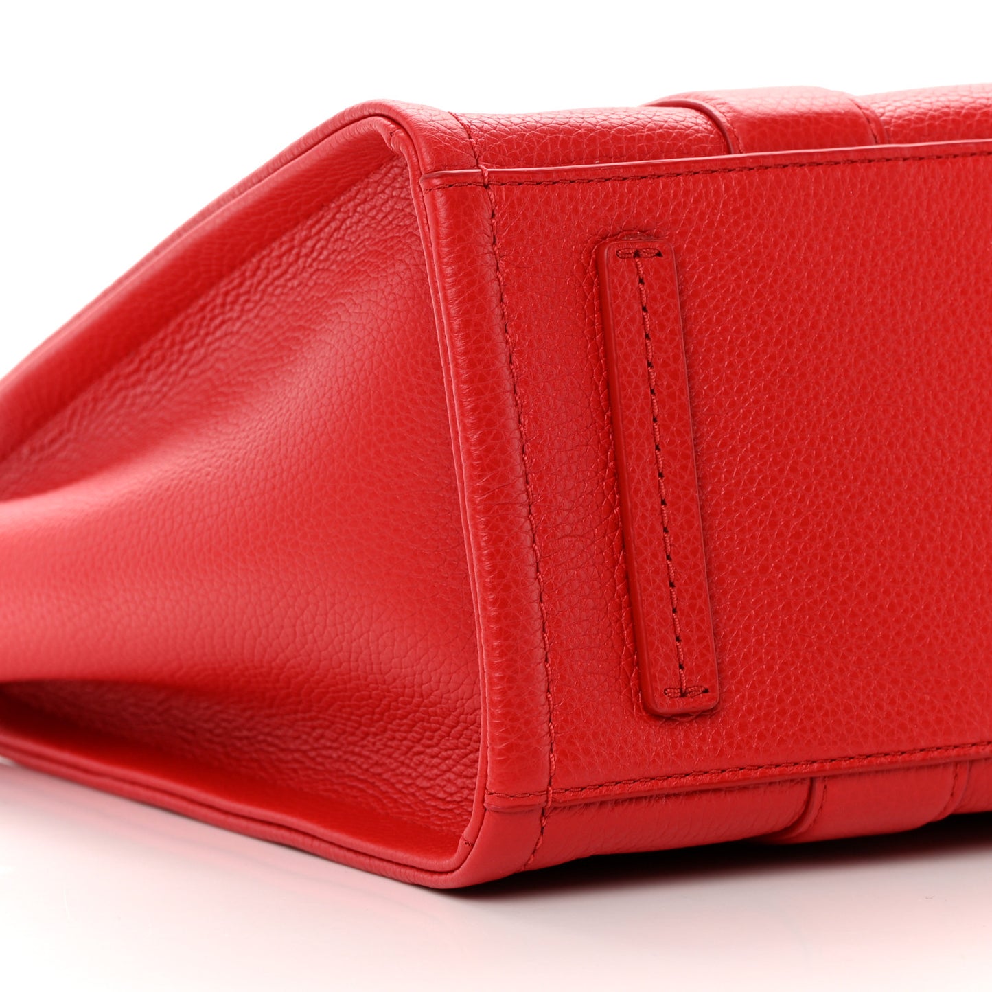Grained Calfskin Medium The Tote Bag True Red