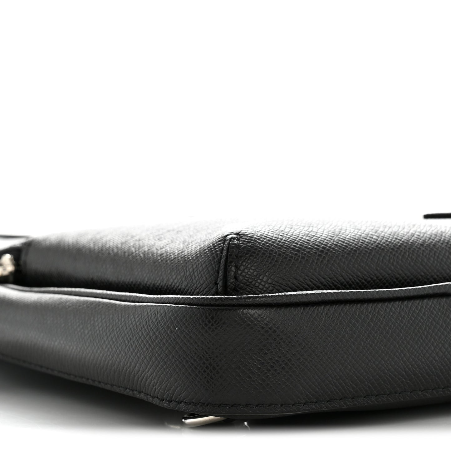 Taiga Avenue Sling Bag NM Black