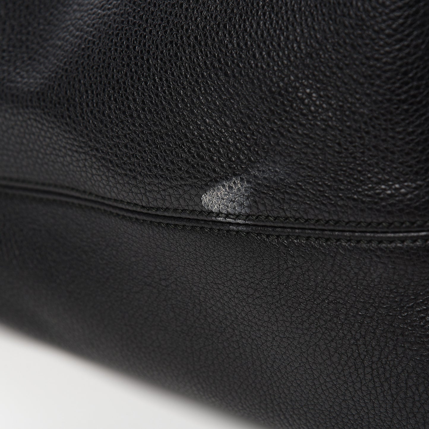 Pebbled Calfskin Large Icon Bit Hobo Black