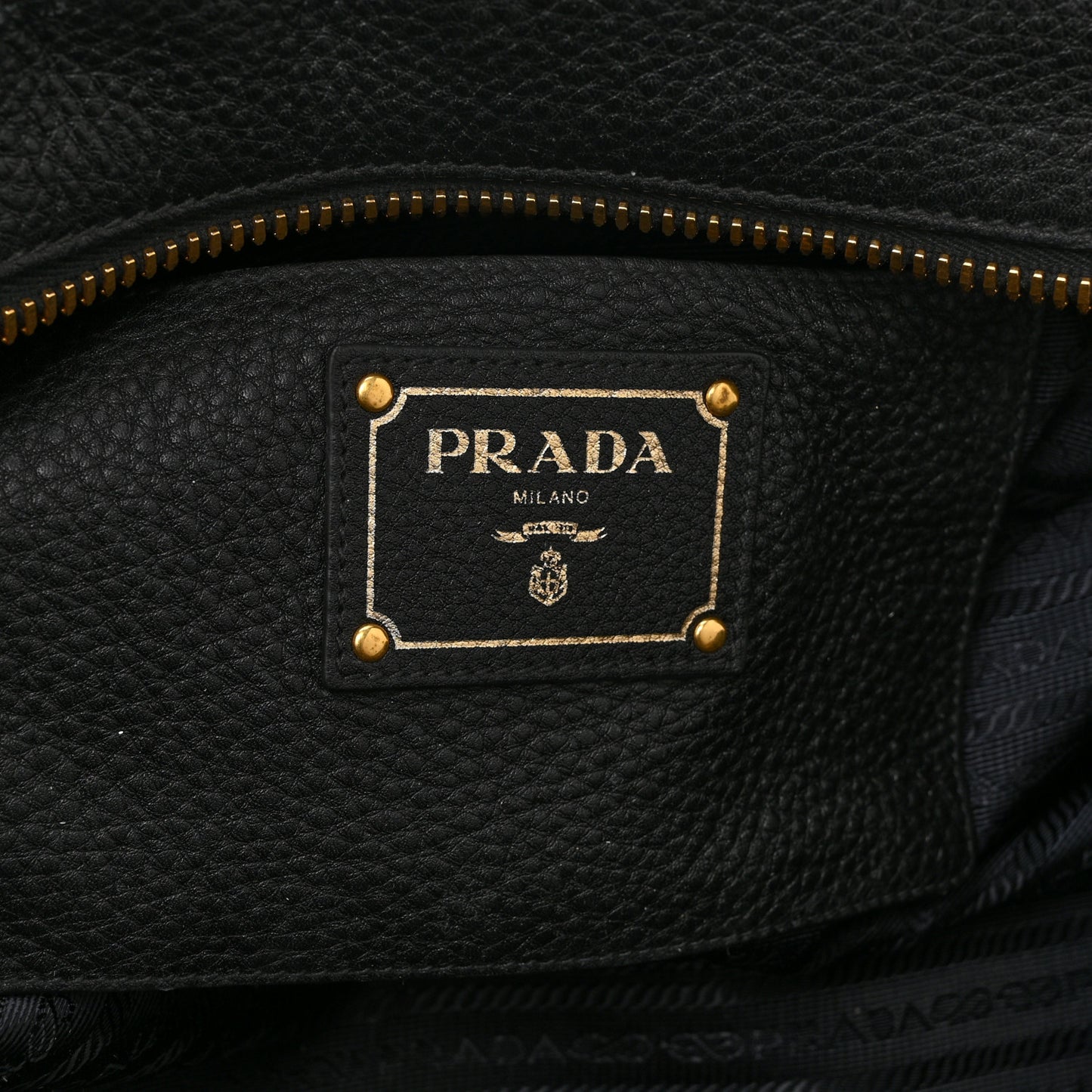 Vitello Daino Bowler Black