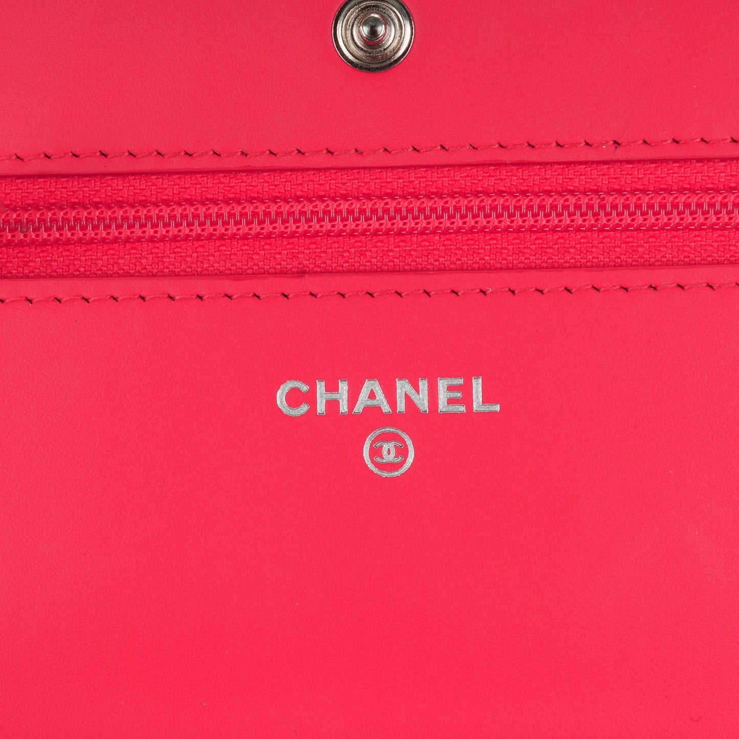 Patent Quilted Wallet On Chain WOC Pink