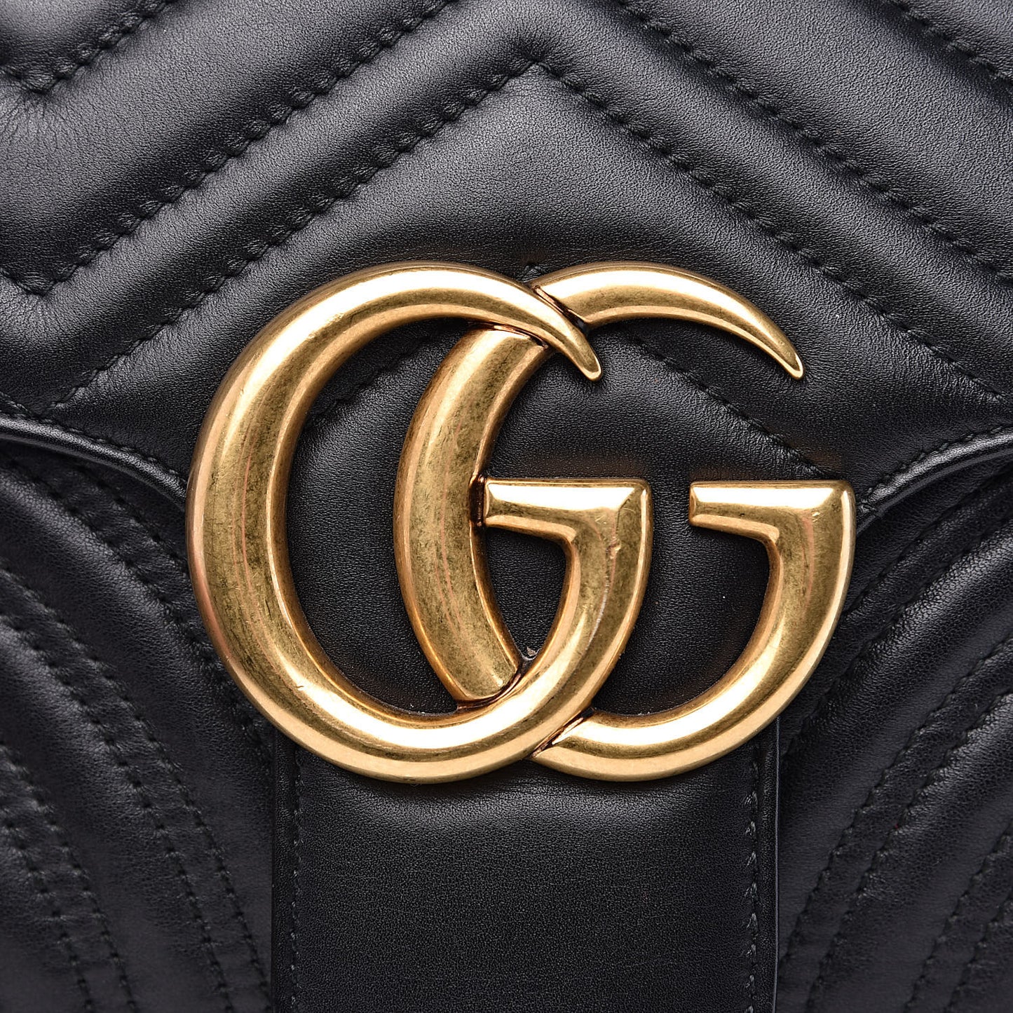Calfskin Matelasse Medium GG Marmont Shoulder Bag Black