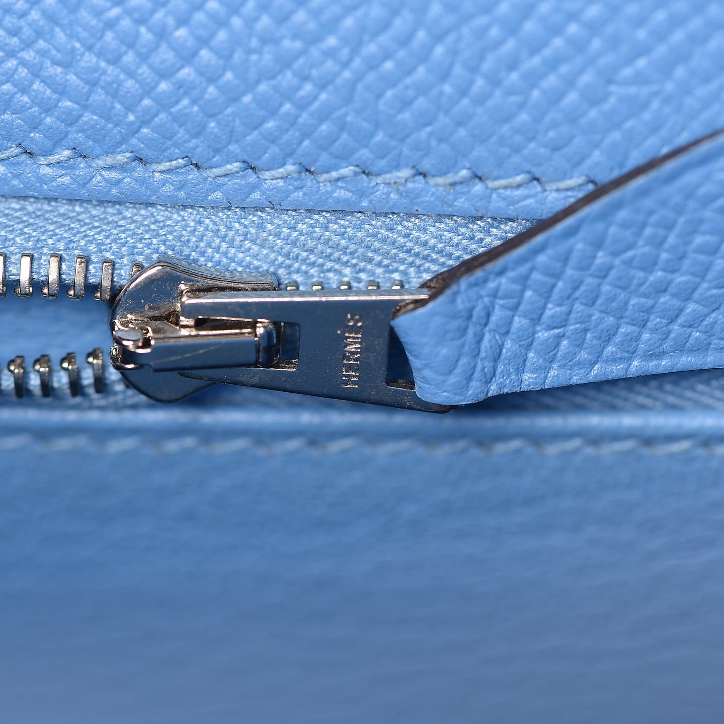 Epsom Kelly Sellier 28 Bleu Paradise