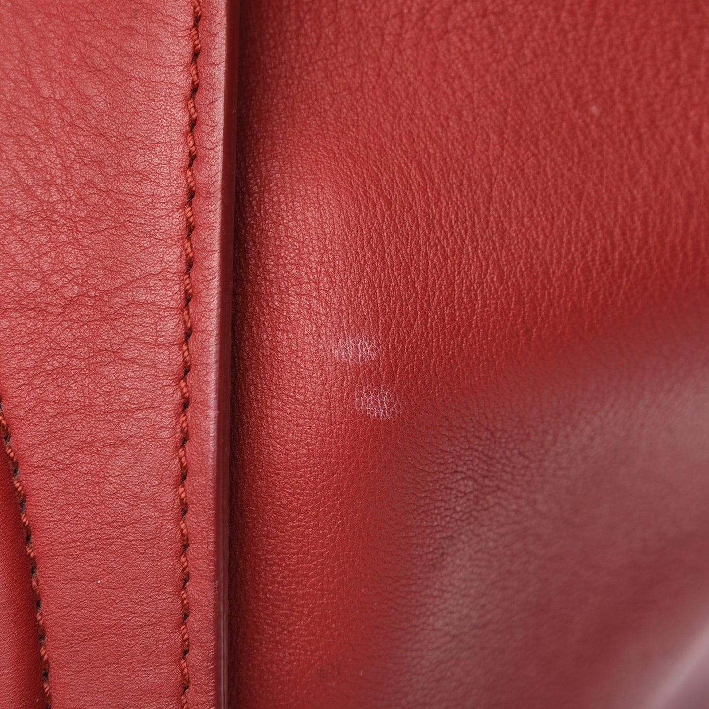 Supple Calfskin Medium Phantom Luggage Red