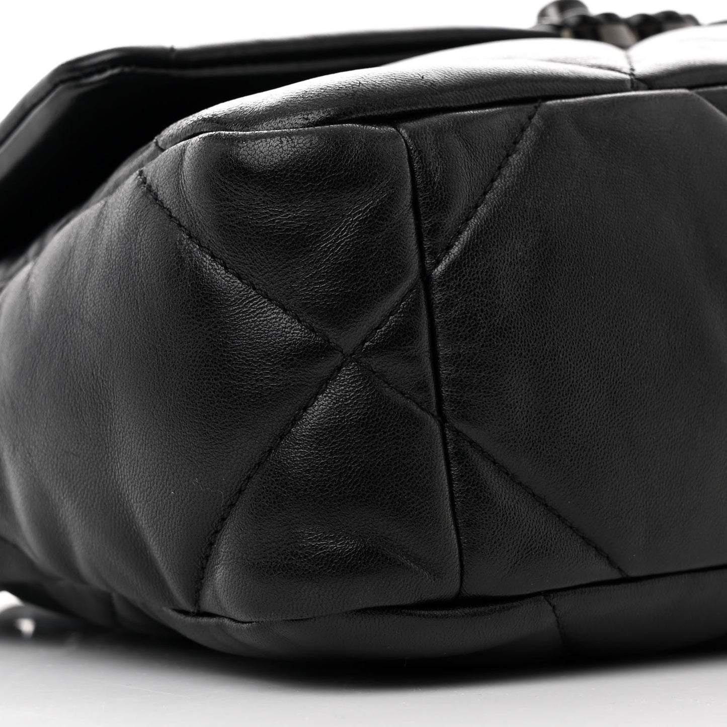 Lambskin Quilted Medium Chanel 19 Flap So Black