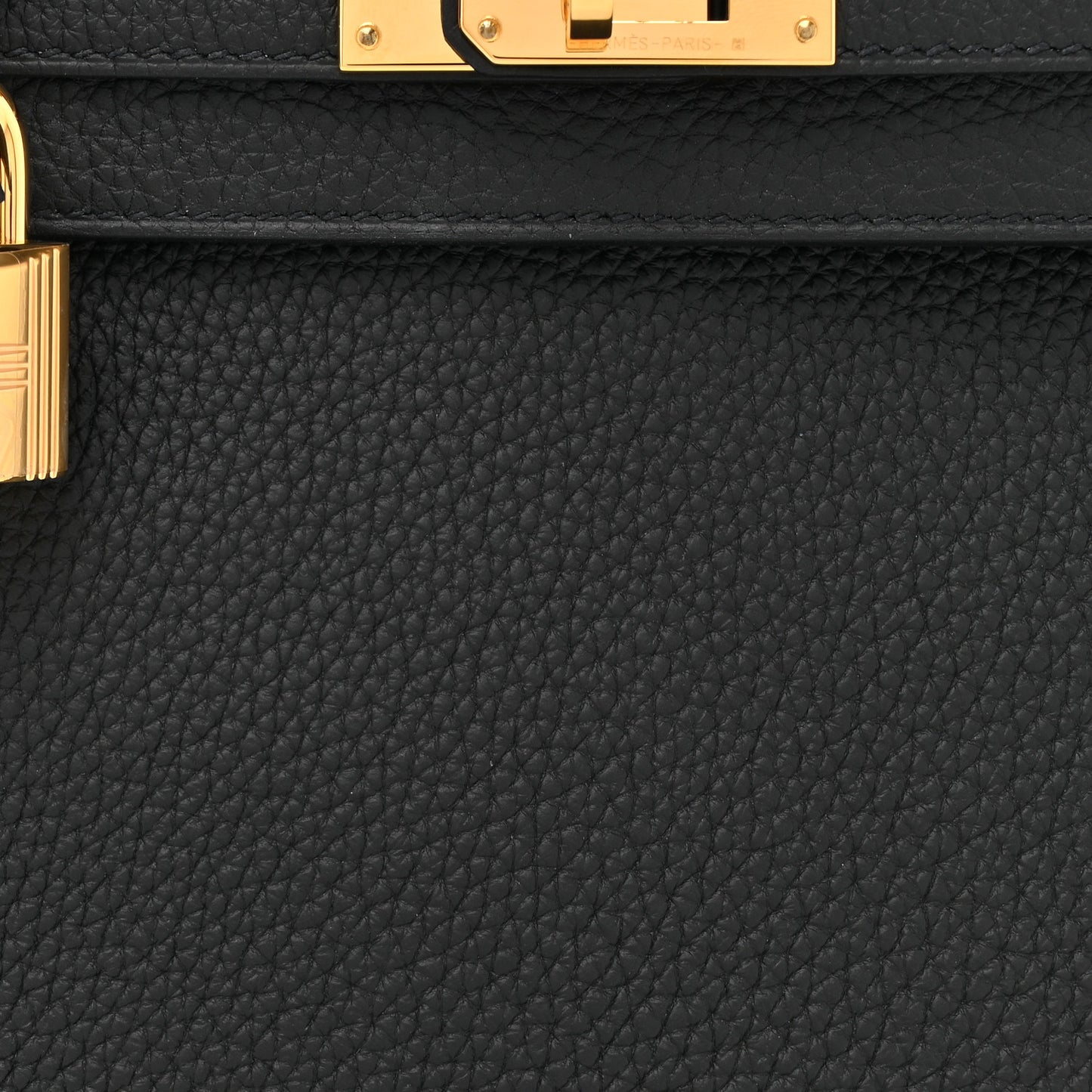Togo Kelly Retourne 25 Black