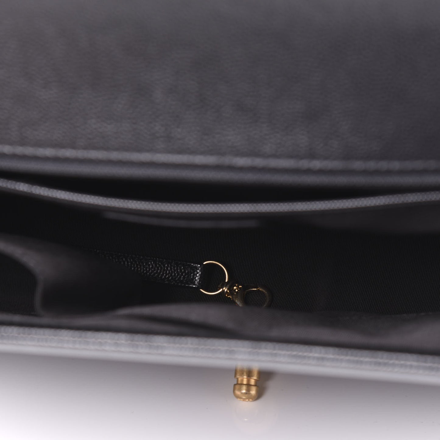 Caviar Quilted Large Boy Flap Black