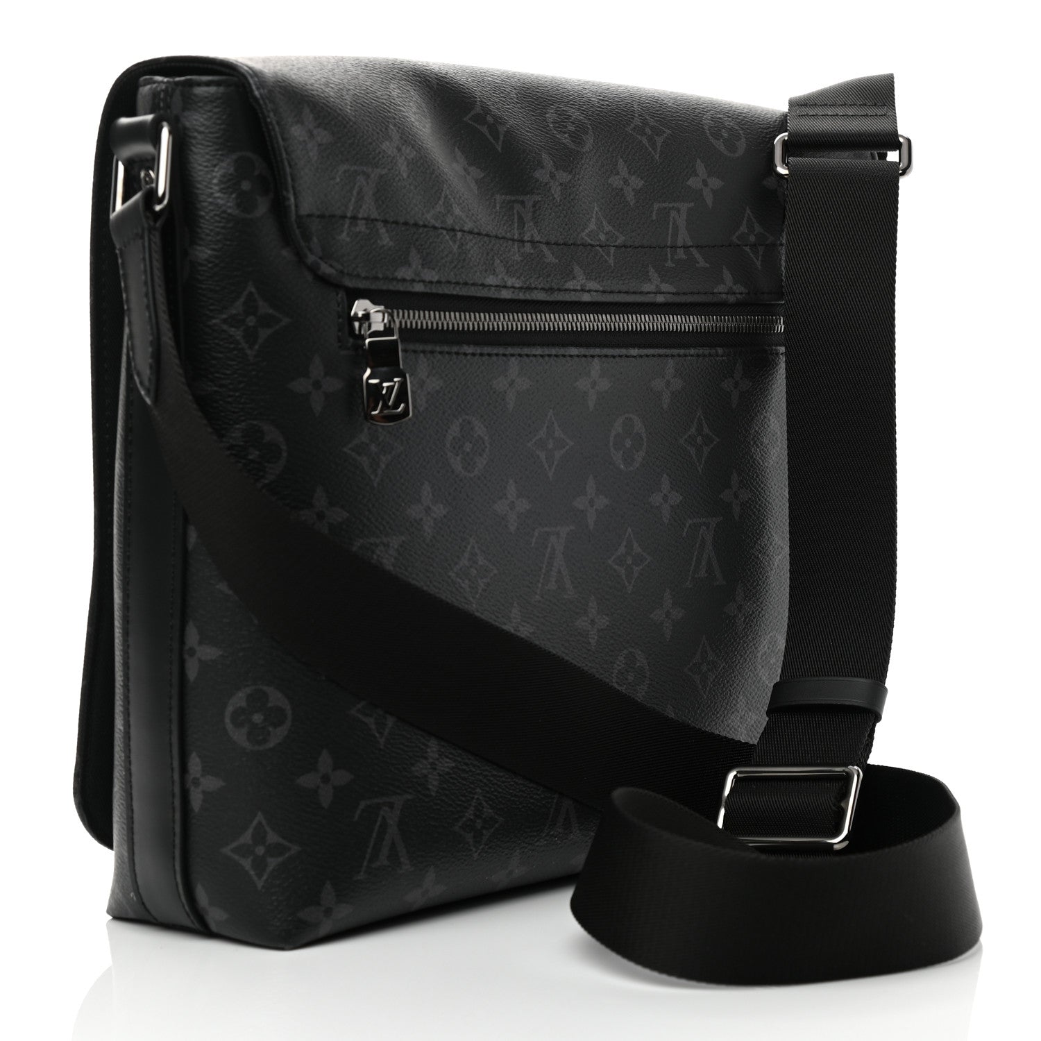 Louis Vuitton Monogram Eclipse District MM 3 of 8