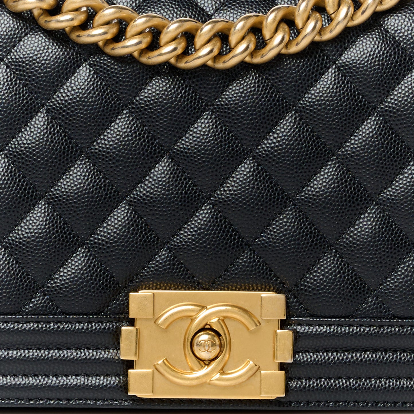 Caviar Quilted Medium Boy Flap Black