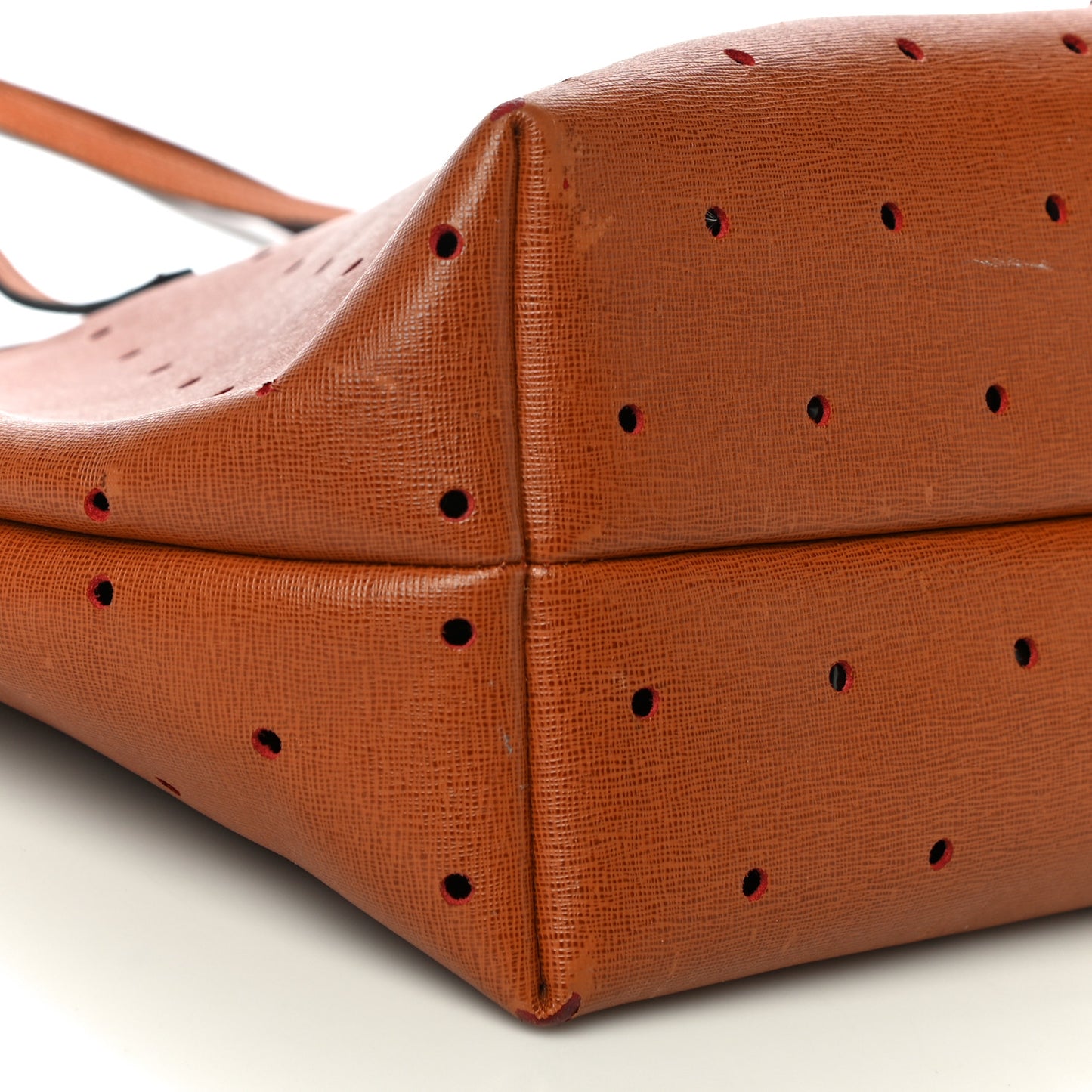 Vitello Zucca Perforated Medium Roll Tote Miel Rosso Tobacco