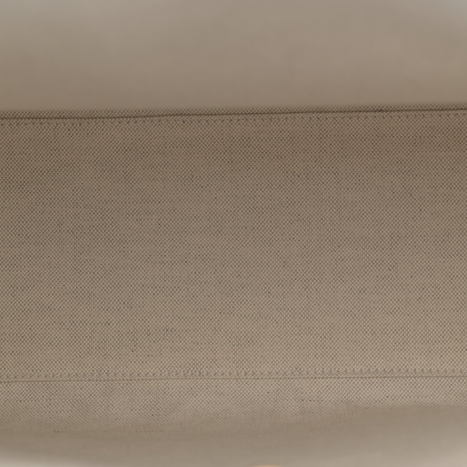 Gucci New Shangai Calfskin Tiger Savanah Textured Calfskin Medium Tote Chalky White Multicolor 4 of 11