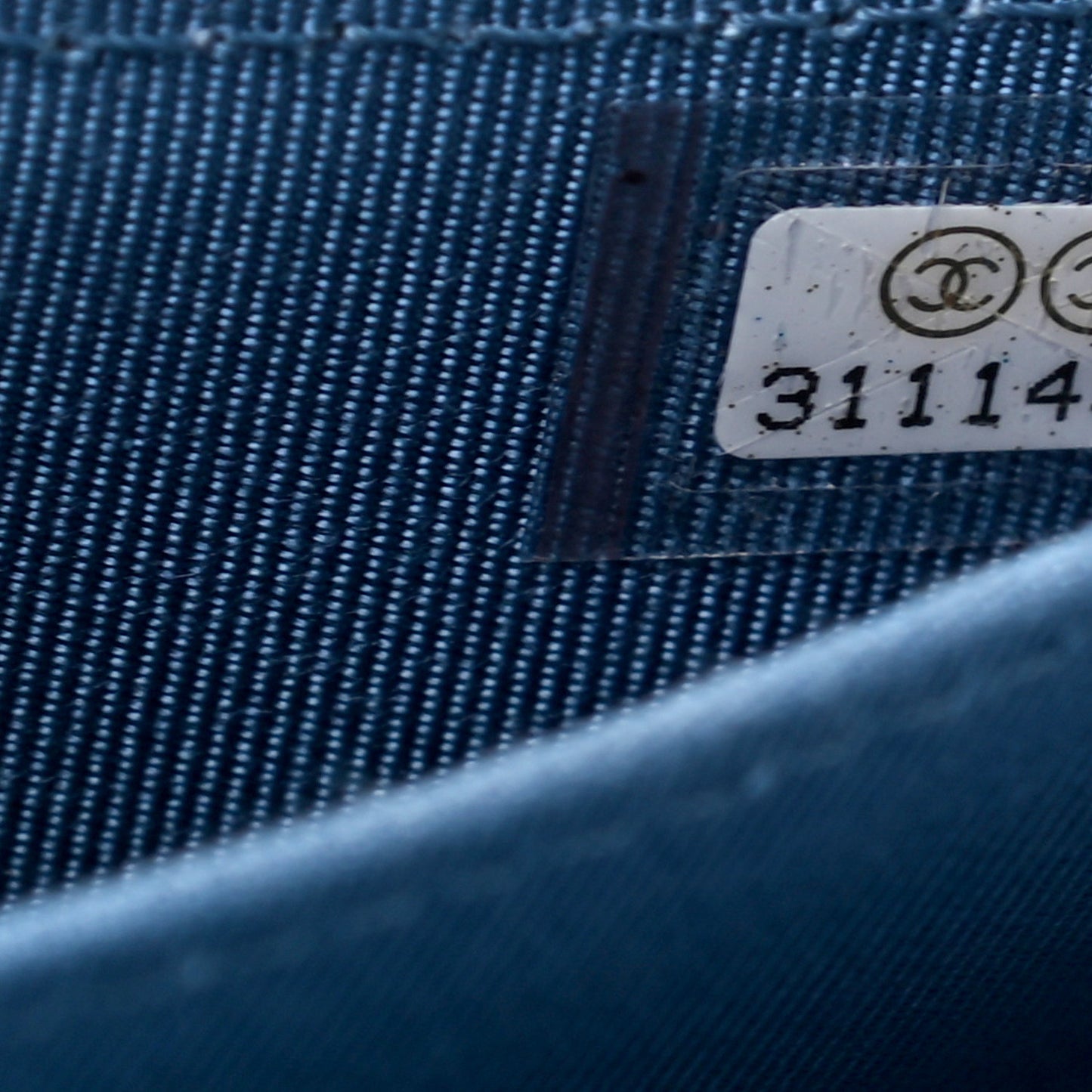 Caviar Quilted Flap Card Holder On Chain Blue