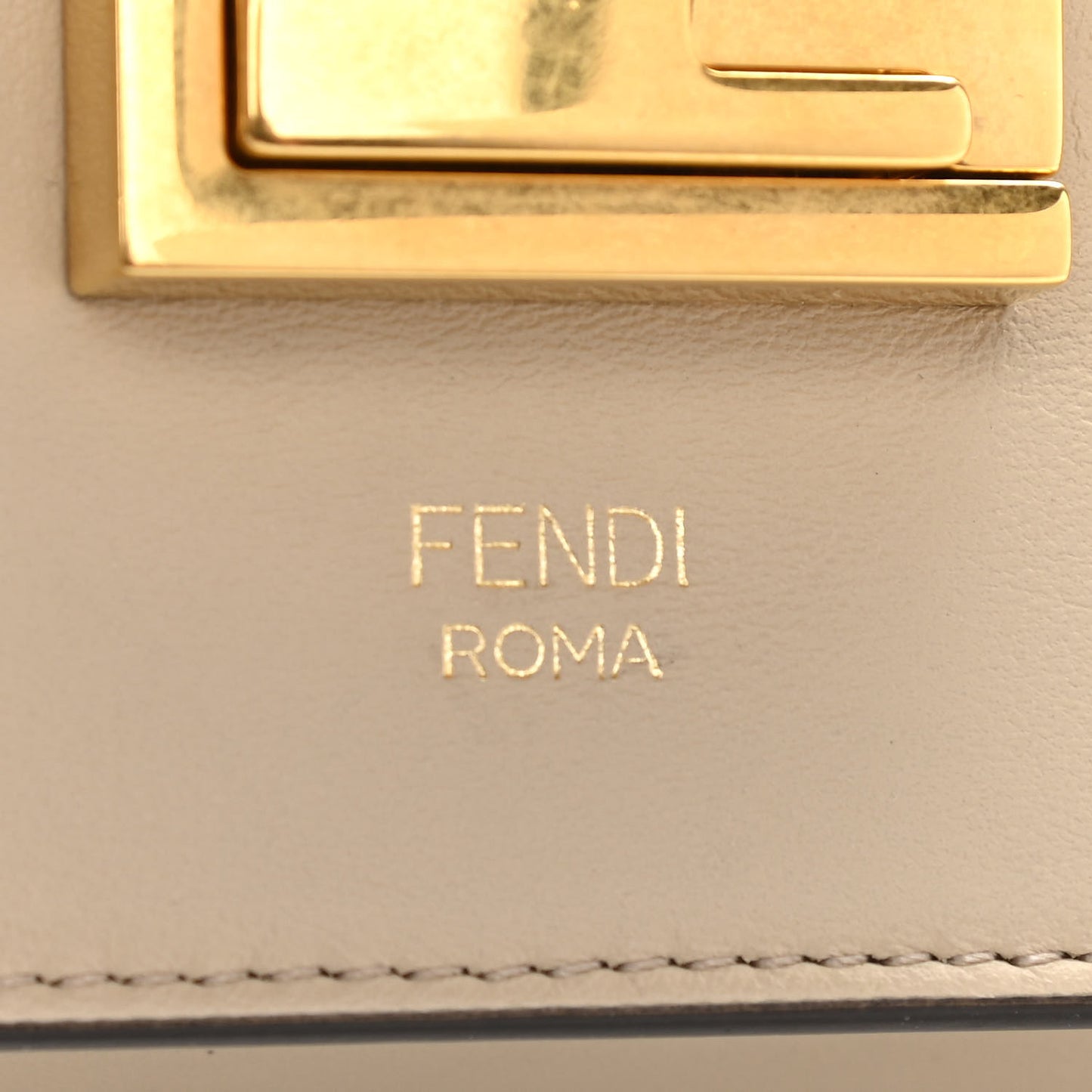 Vitello Grace Matte F is Fendi Kan U Shoulder Bag Nuvola