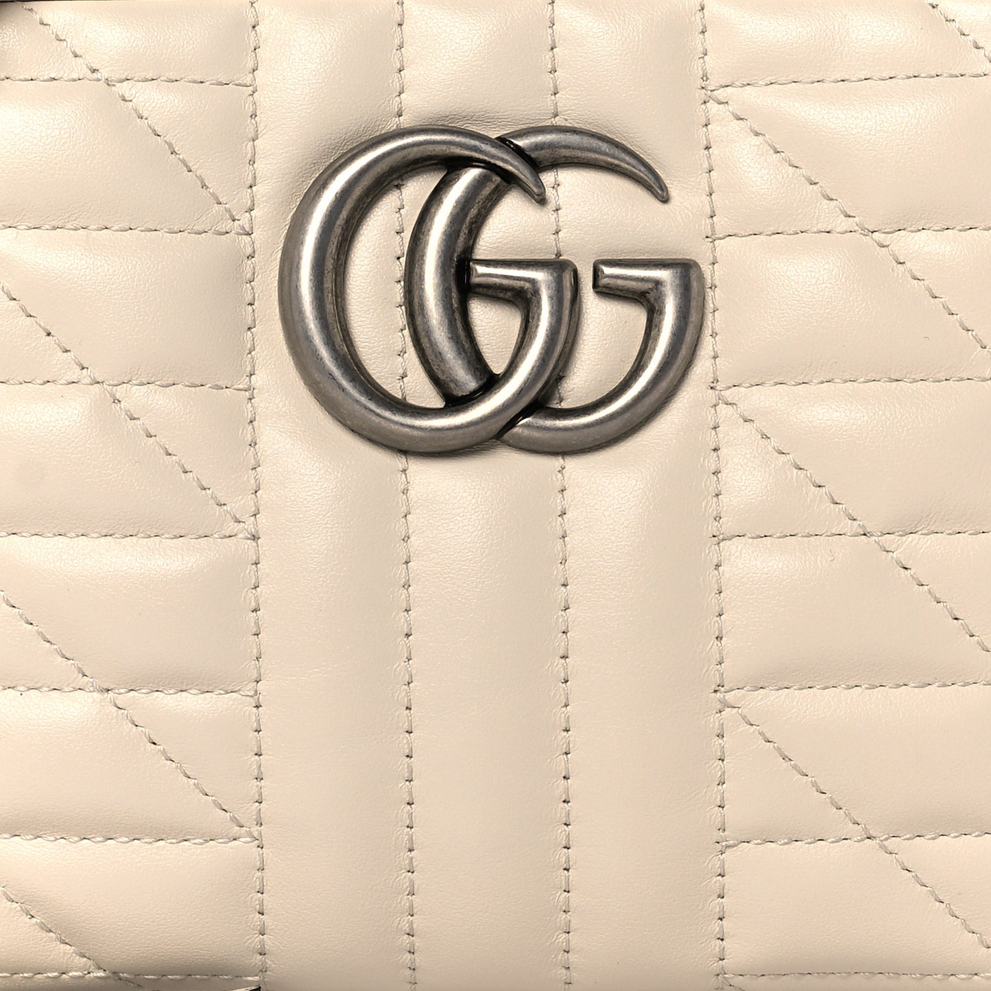 Calfskin Matelasse Aria Small GG Marmont Chain Shoulder Bag Mystic White