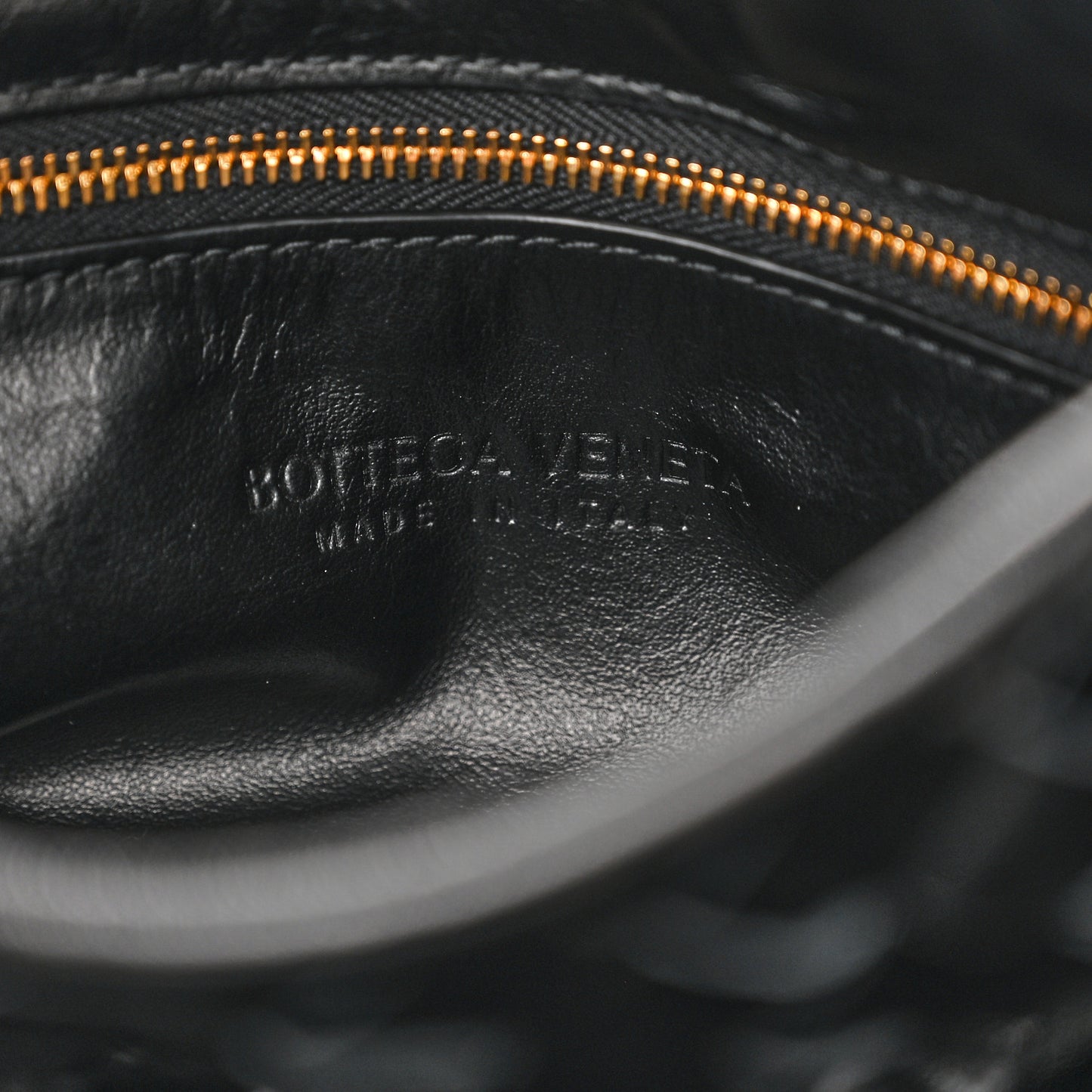 Calfskin Intrecciato Small Hop Black